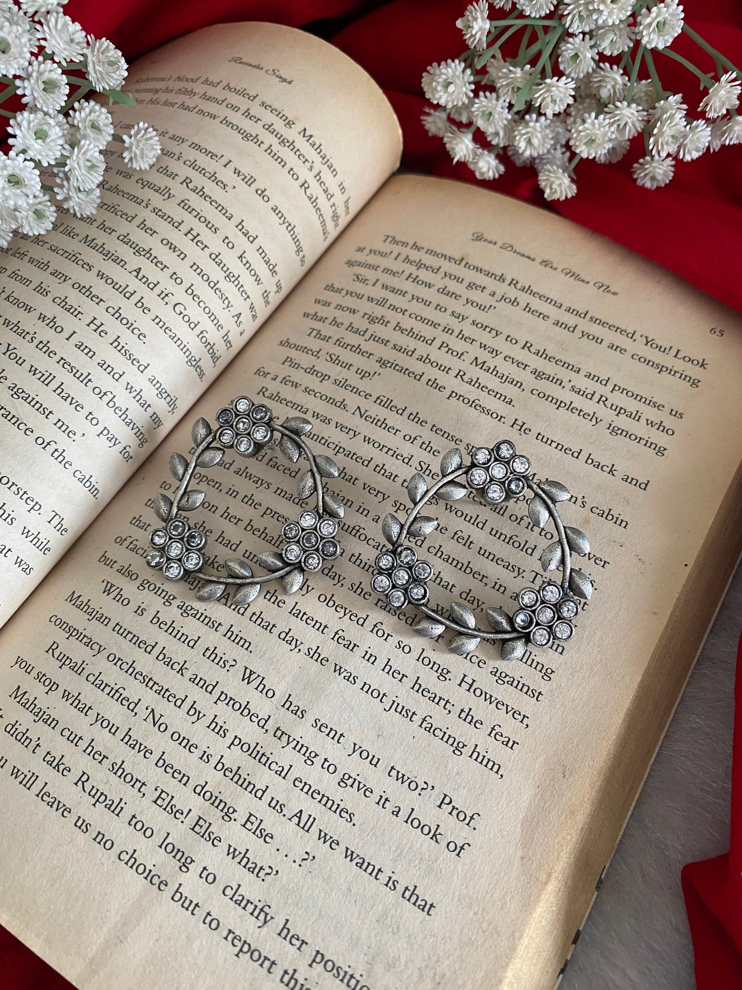 TRIANGLE PETAL STUDS Gehnacollections