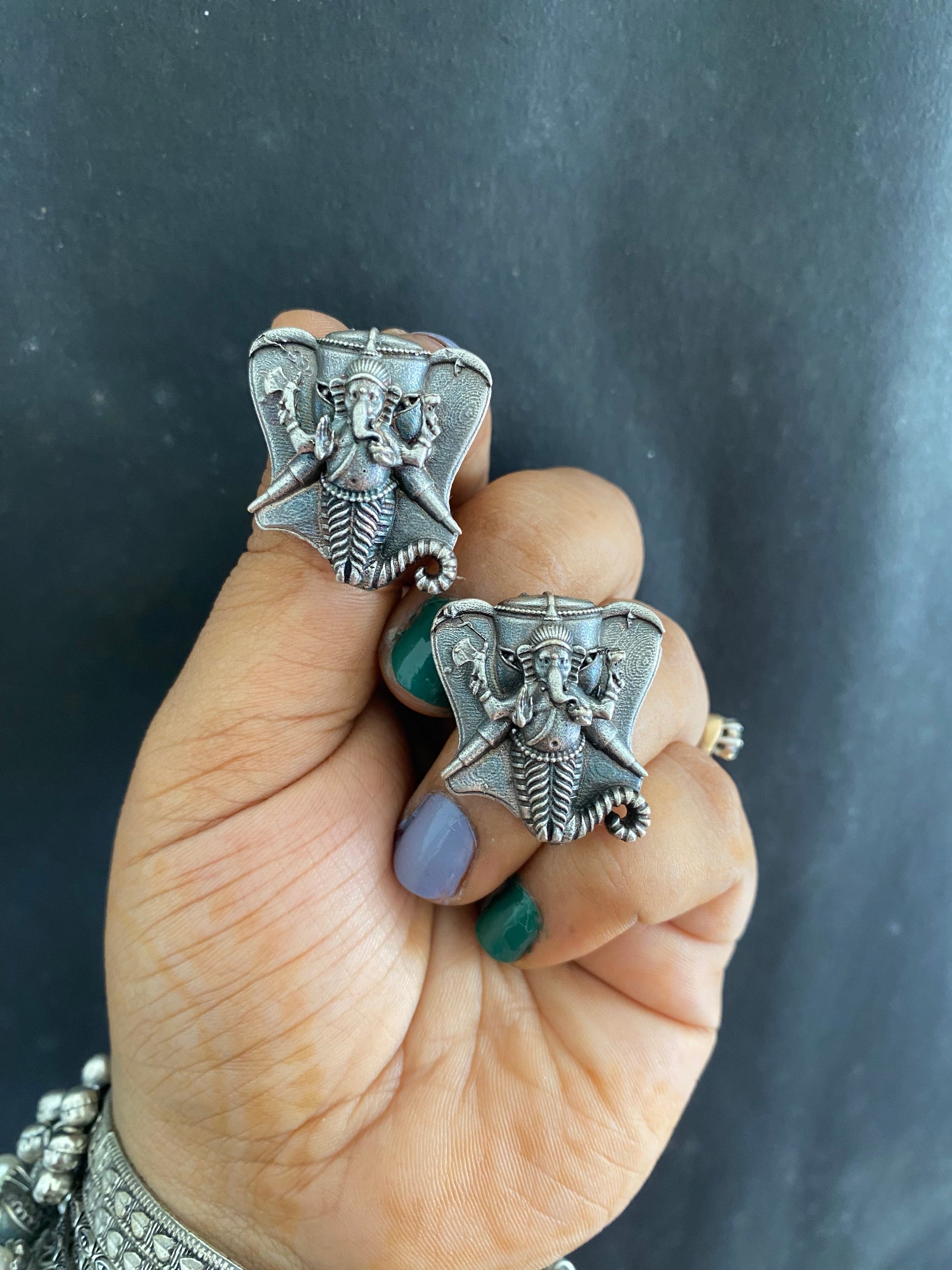 GANPATI STUDS Gehnacollections