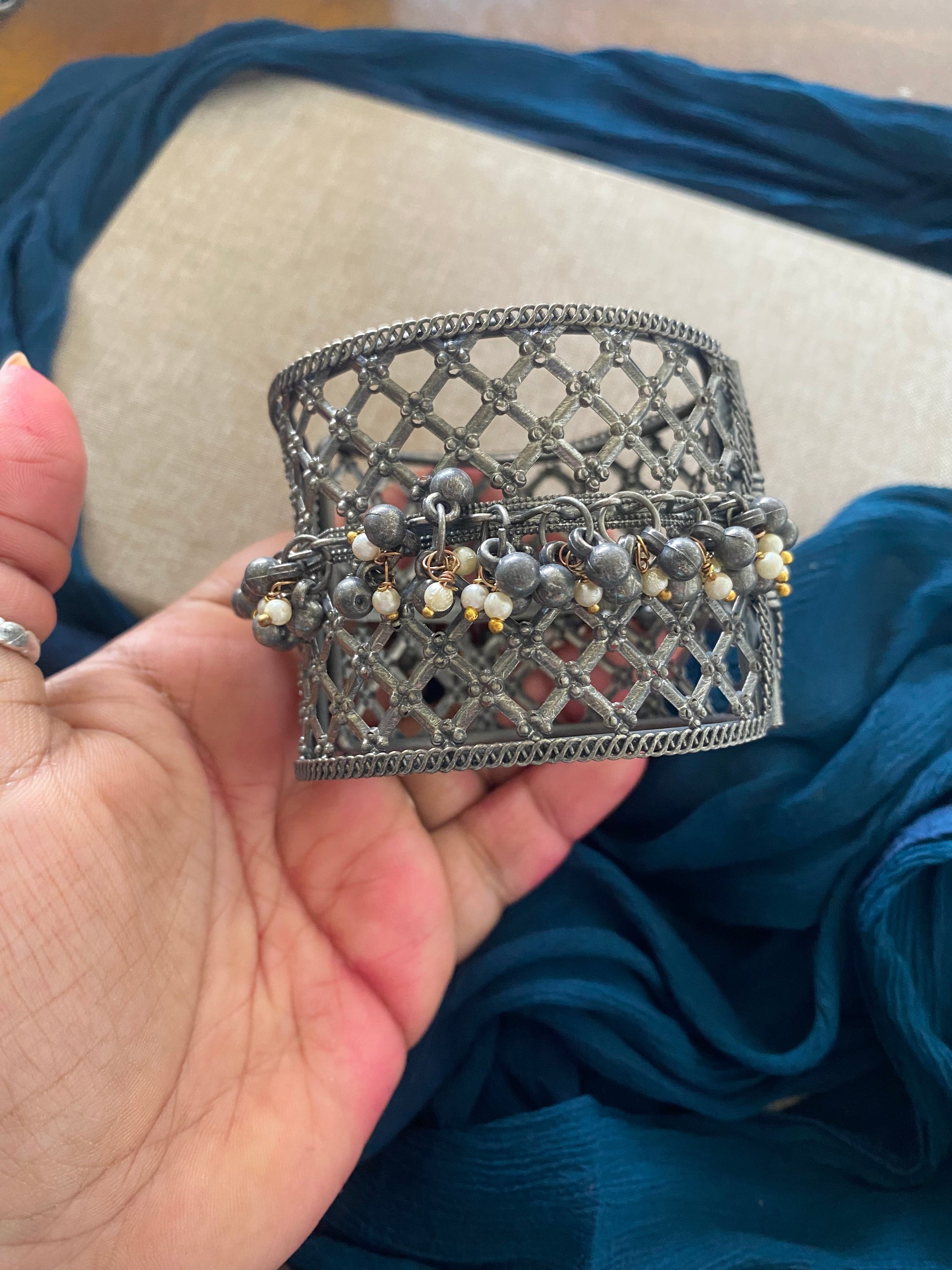 BLACK POLISH JAAL KADA Gehnacollections