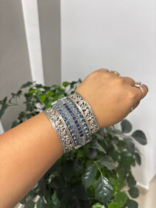 Stack of kada Gehnacollections