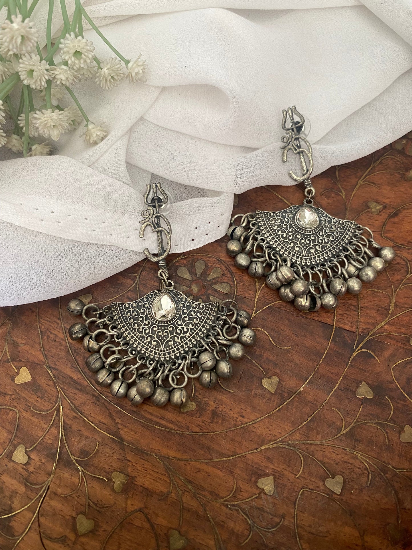 OM CHANDBALI Gehnacollections