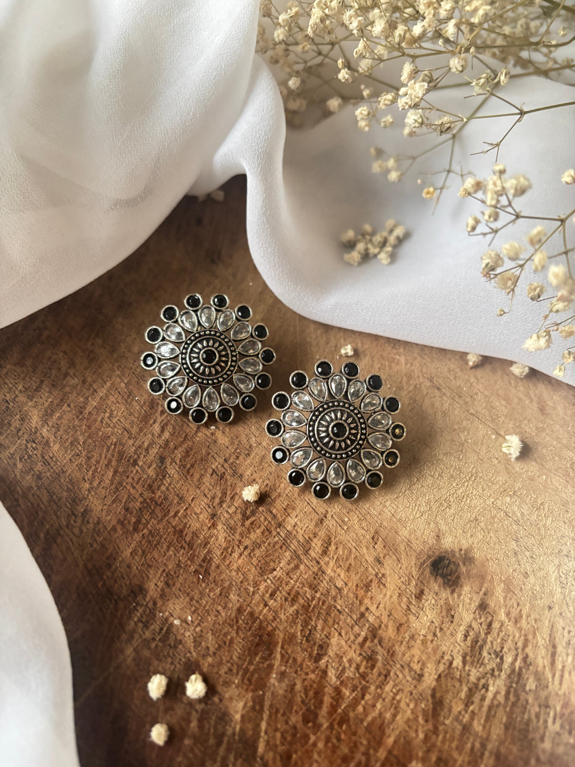 STONE STUDS Gehnacollections