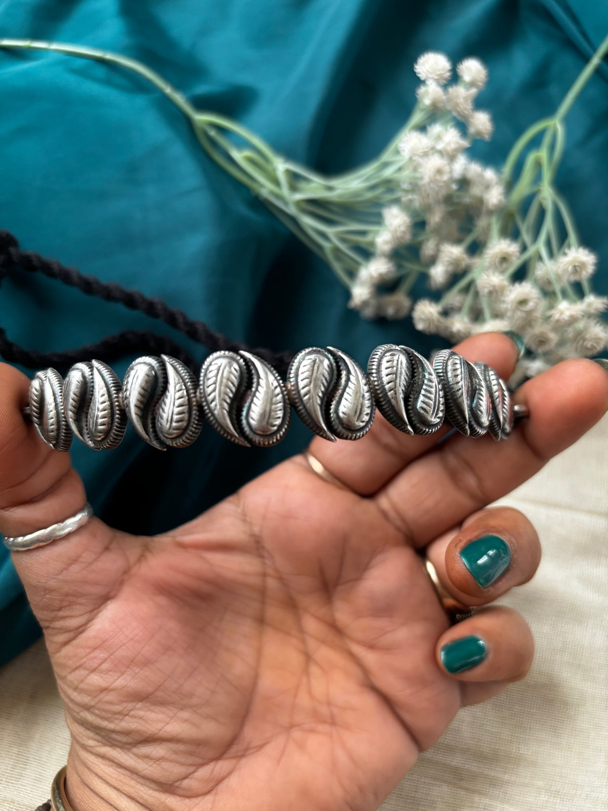 Shelly Choker Gehnacollections
