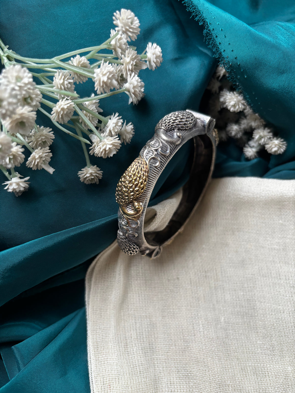 Peacock motif kada dual tone Gehnacollections