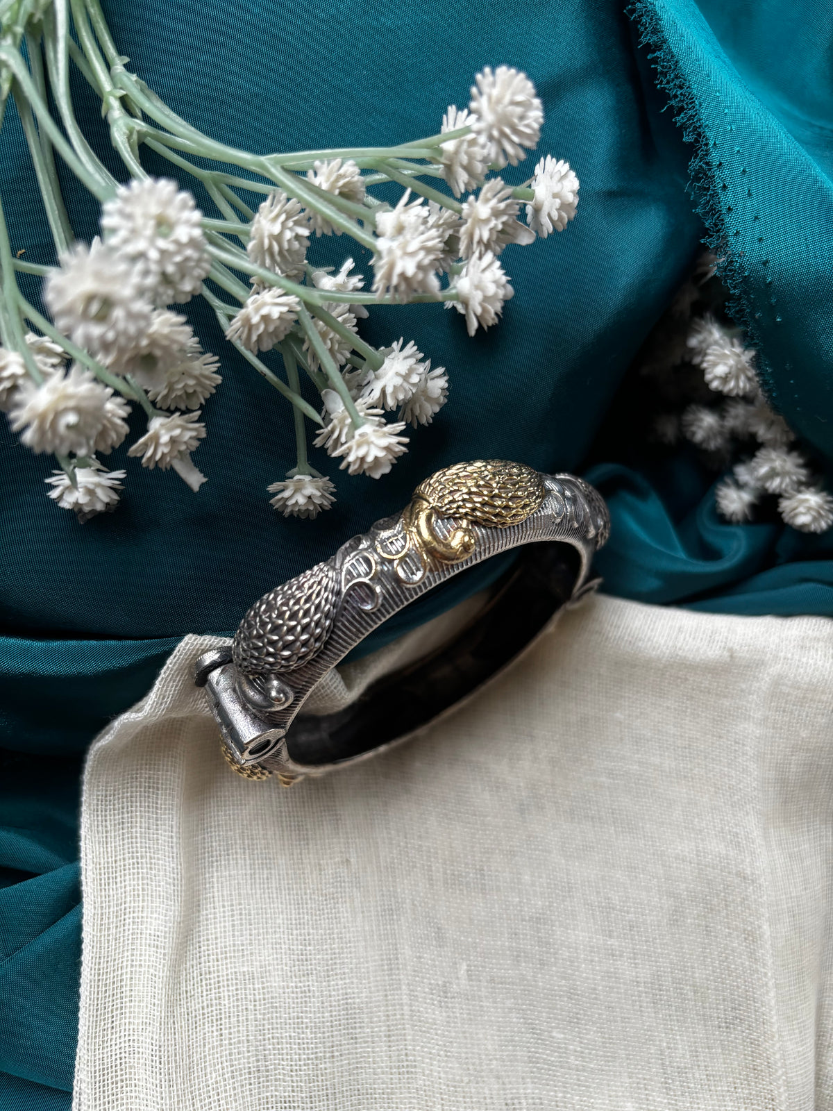Peacock motif kada dual tone Gehnacollections