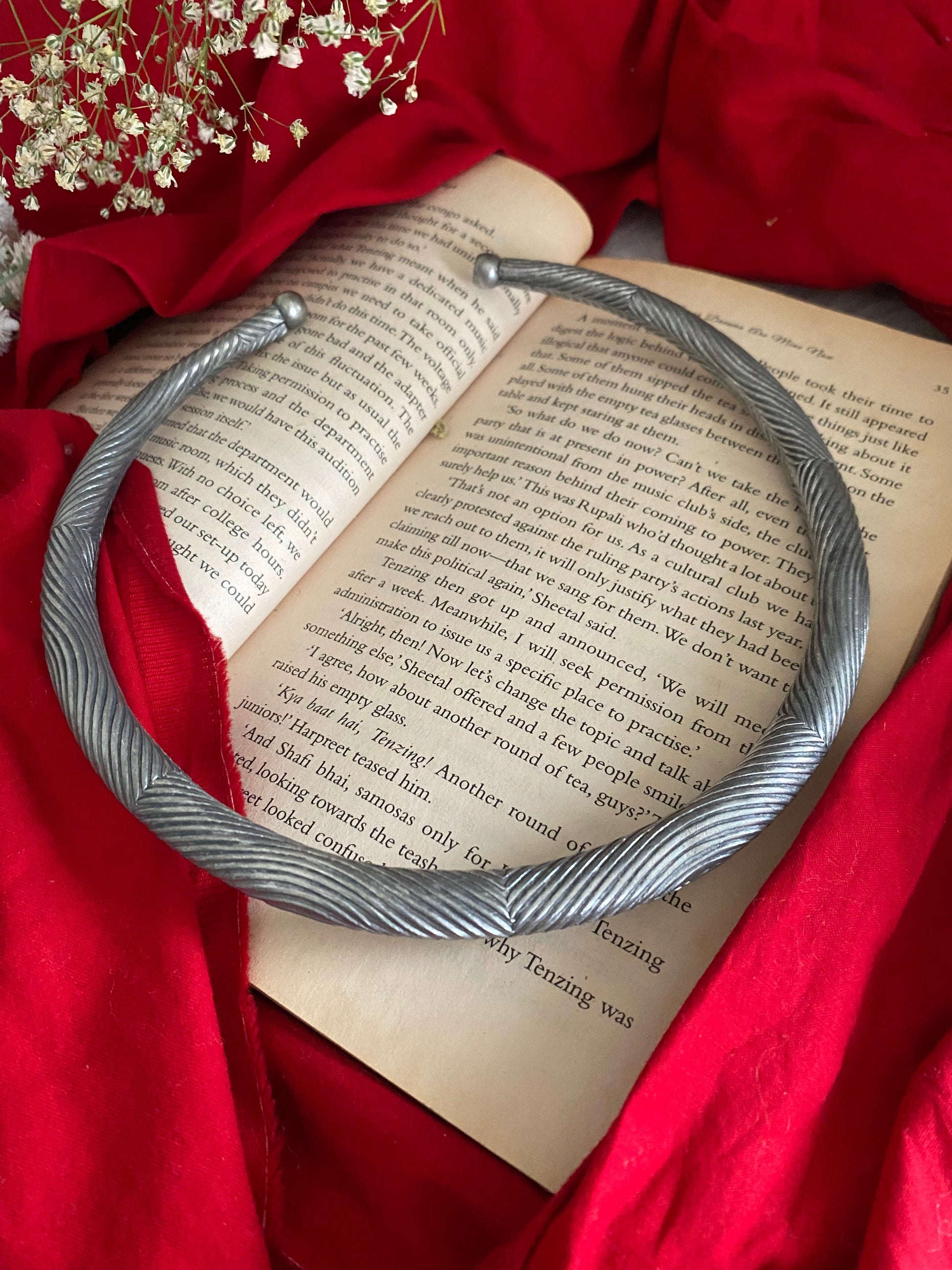 YUVAAN HASLI Gehnacollections