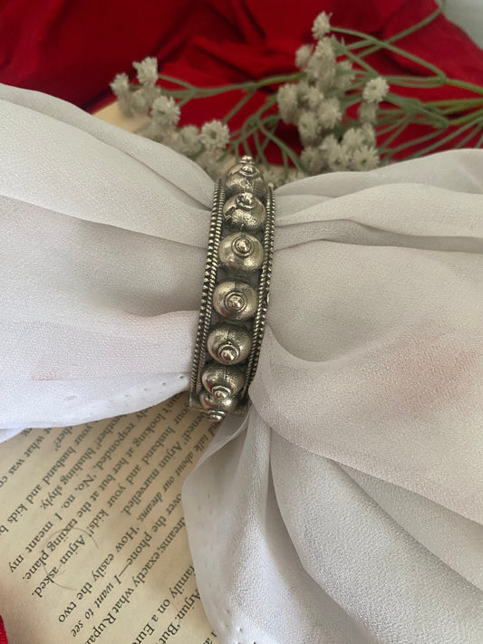 BINDIYA KADA Gehnacollections