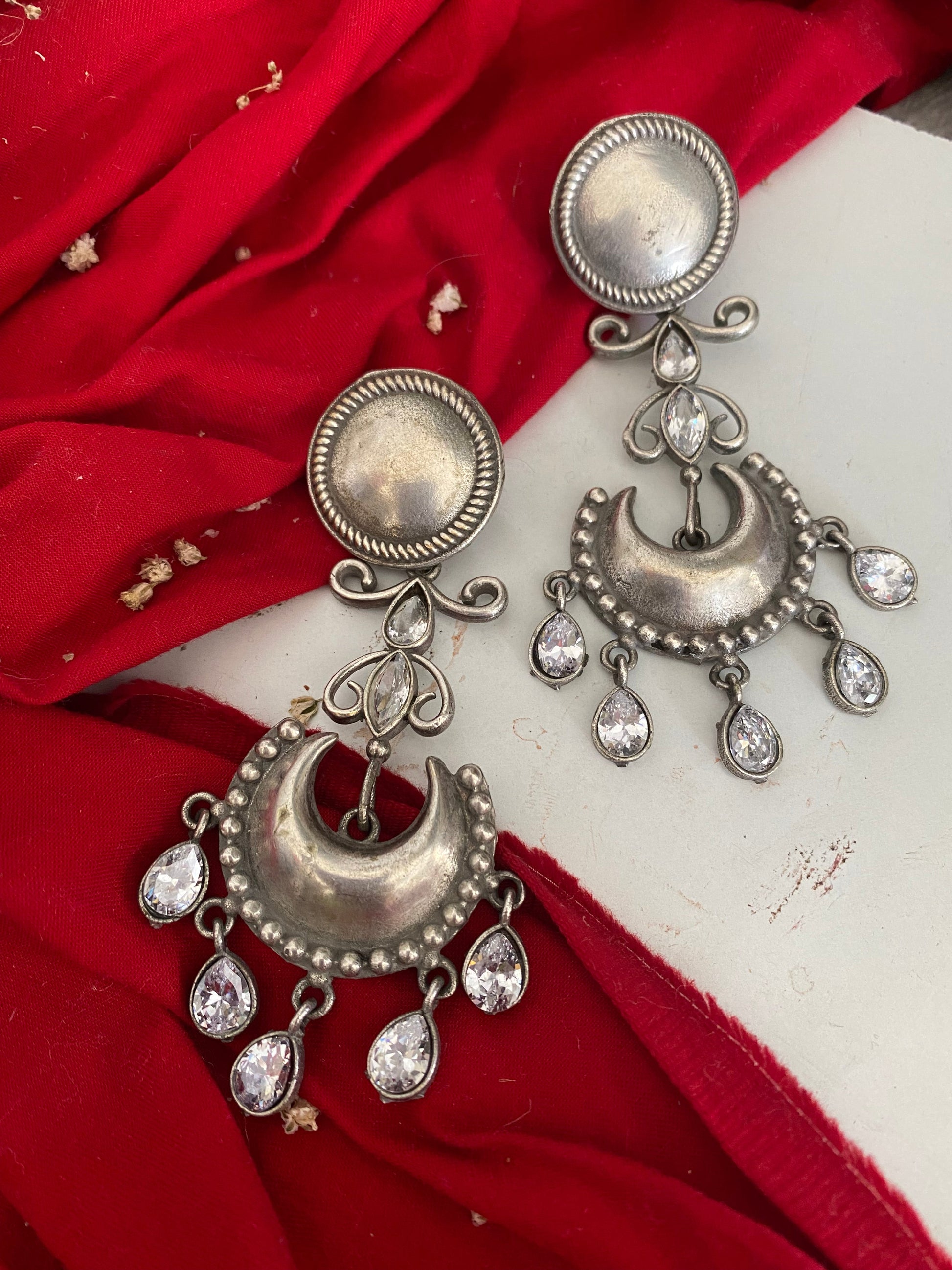 RUCHIKA DANGLERS Gehnacollections