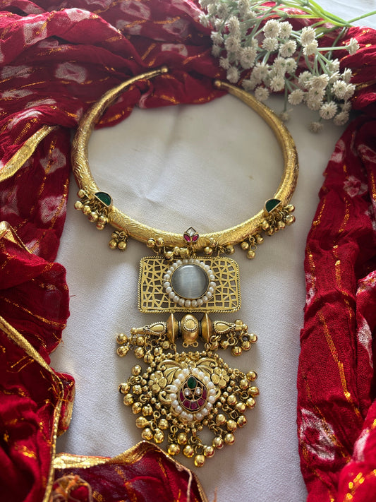 TANIKA HASLI Gehnacollections