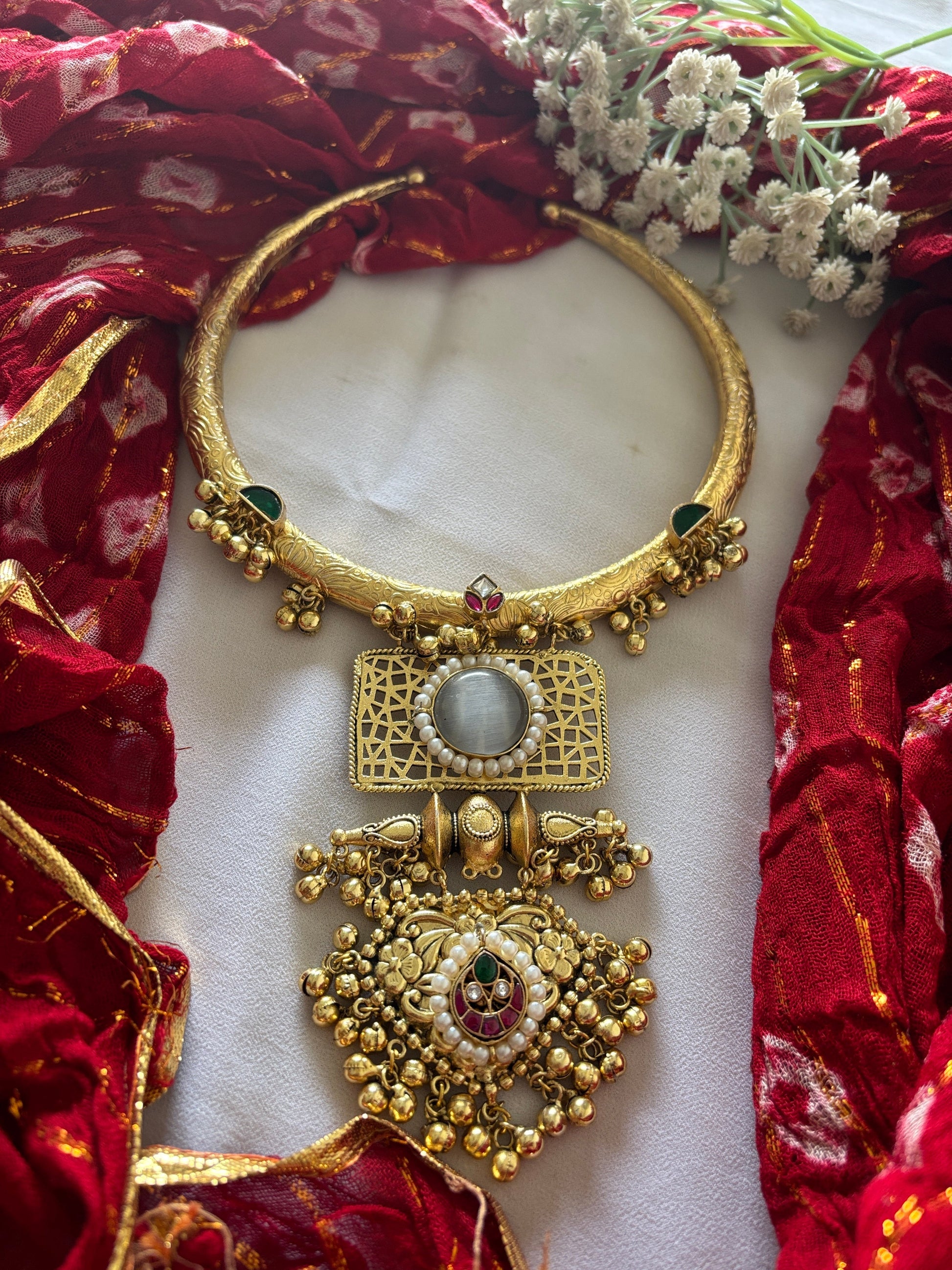 TANIKA HASLI Gehnacollections