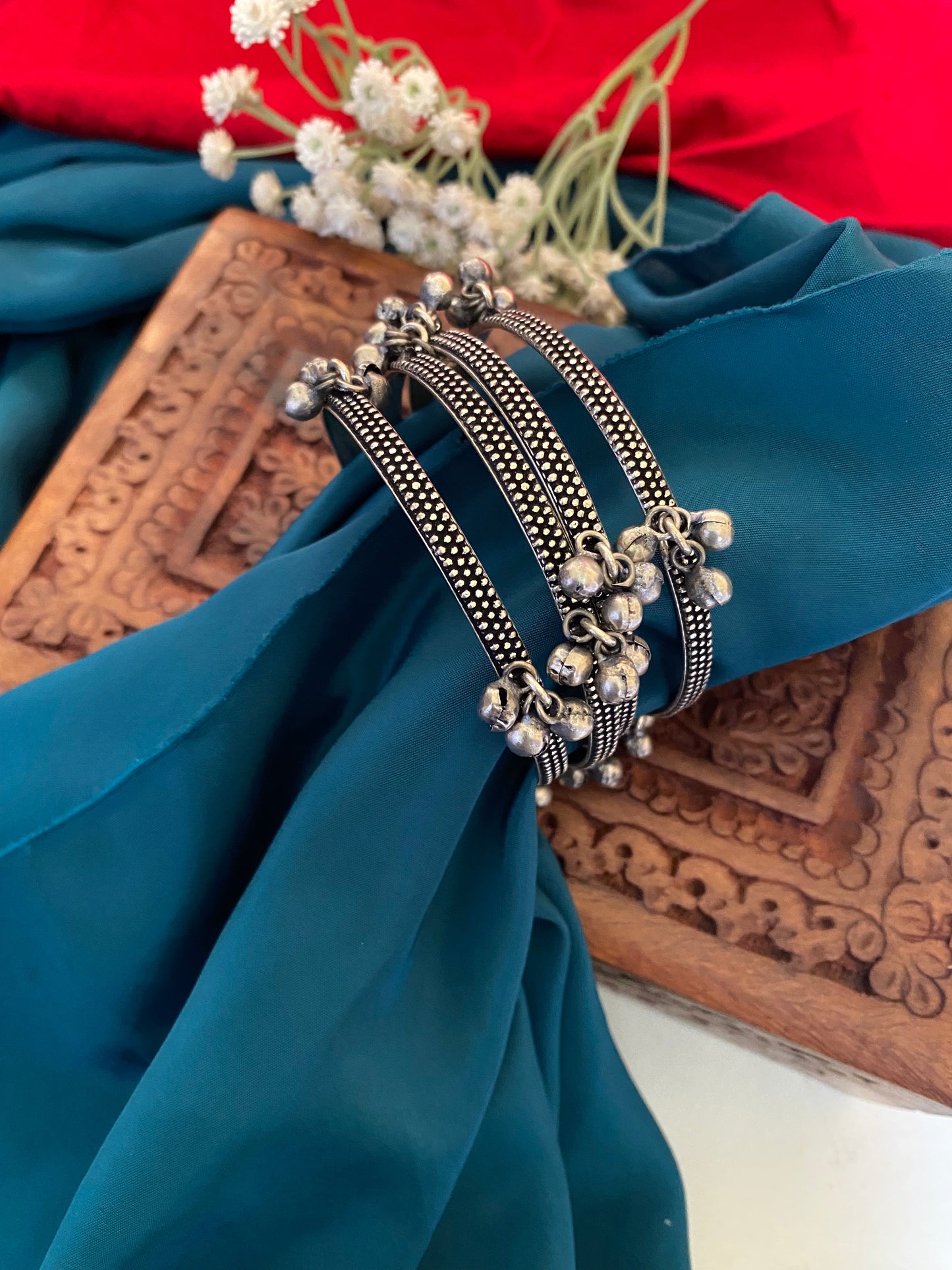 VANYA GHUNGHROO BANGLES Gehnacollections