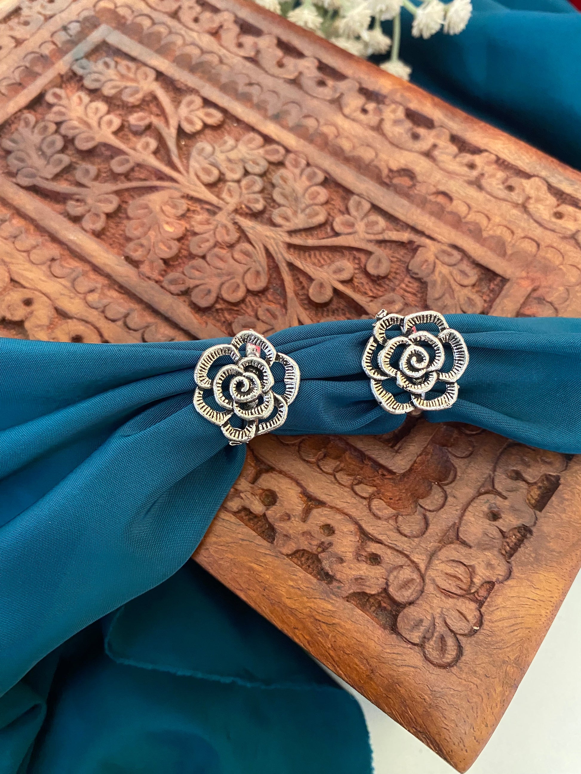 ROSE TOE RING Gehnacollections