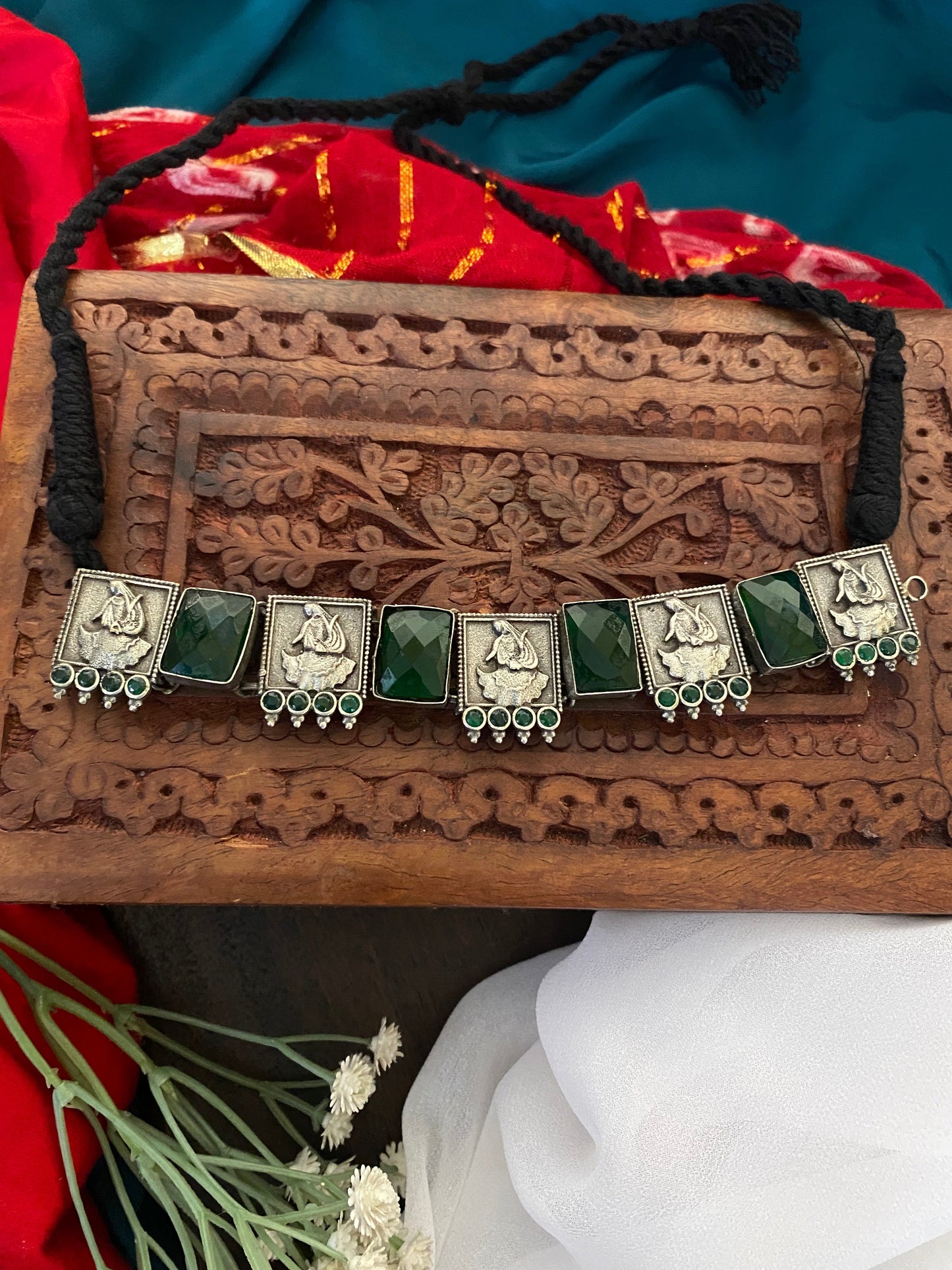 NORA CHOKER Gehnacollections