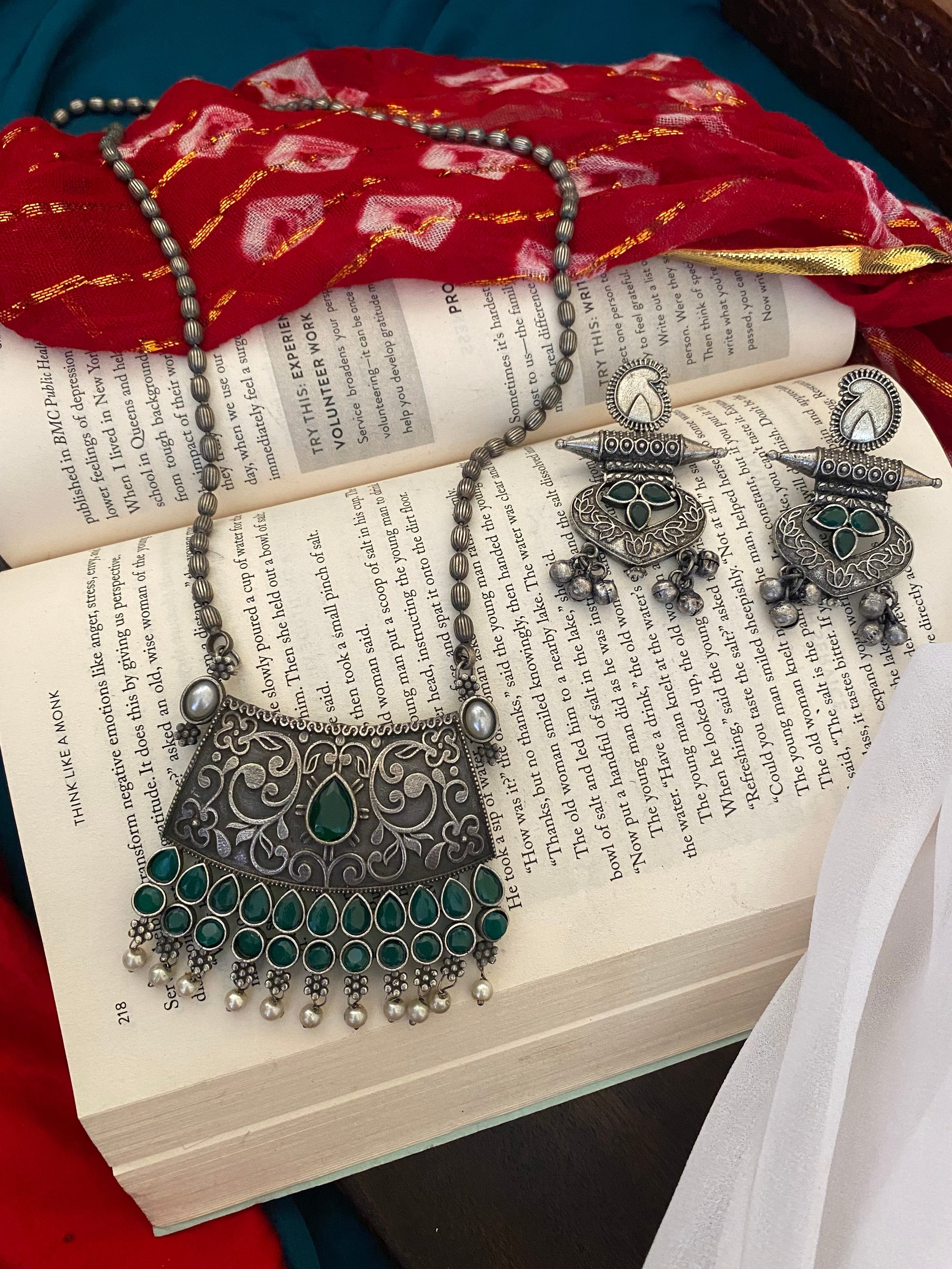 NISHKA LONG NECKLACE SET Gehnacollections