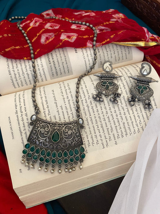 NISHKA LONG NECKLACE SET Gehnacollections