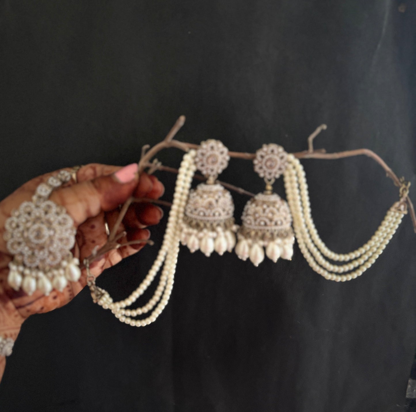 ABHISHIKTA JHUMKA AND MAANGTIKA Gehnacollections