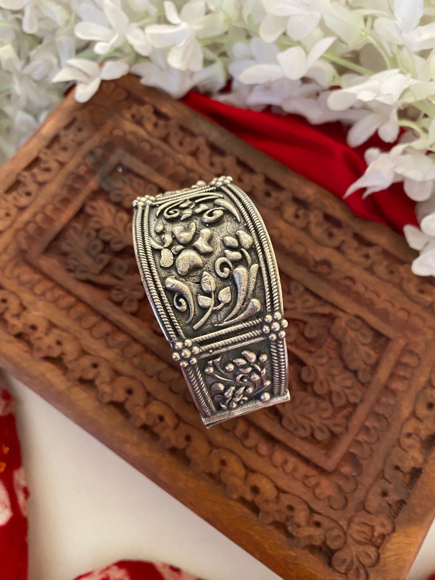 SRAVYA KADA Gehnacollections