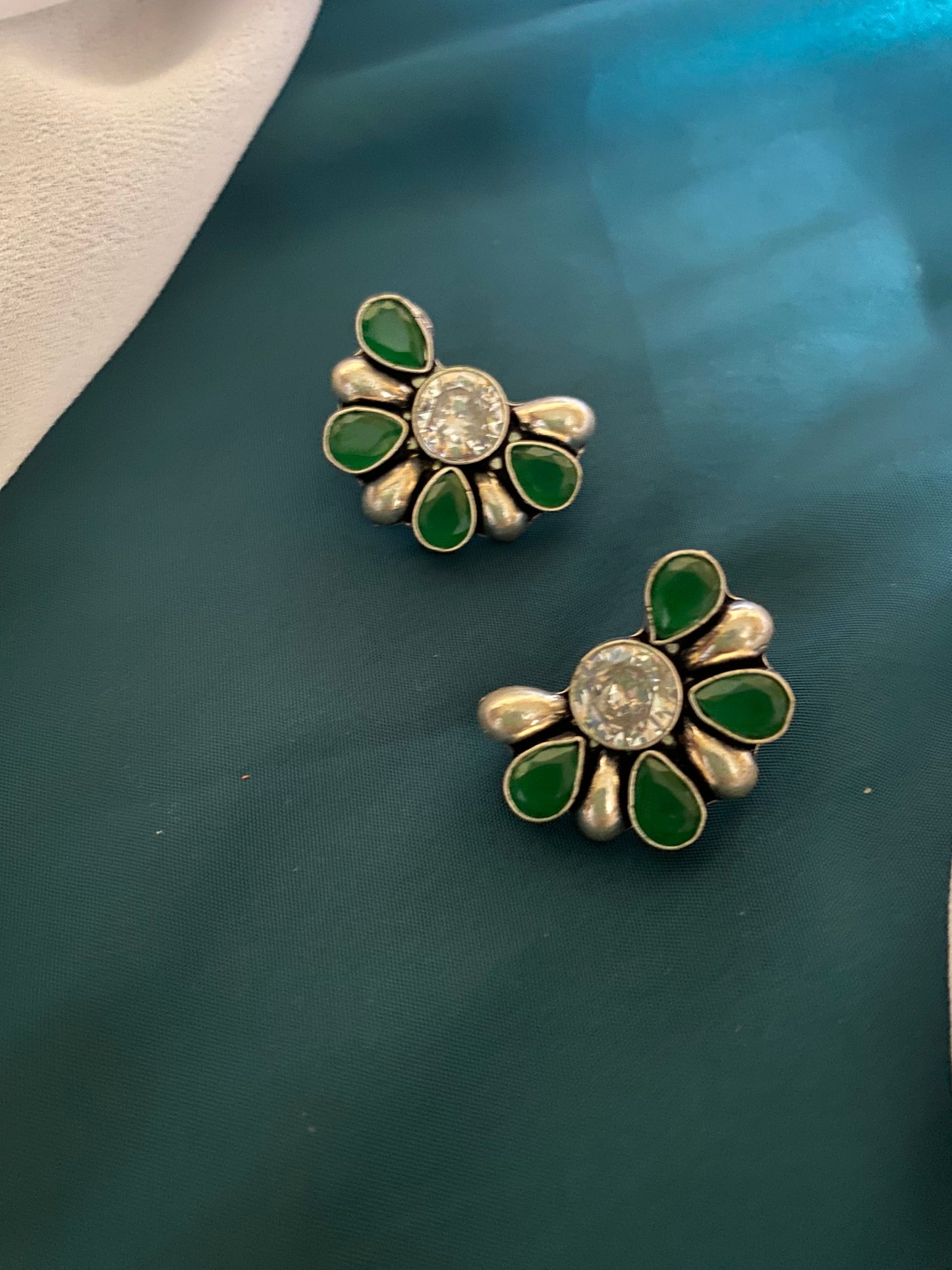 ABHIRA STUDS Gehnacollections