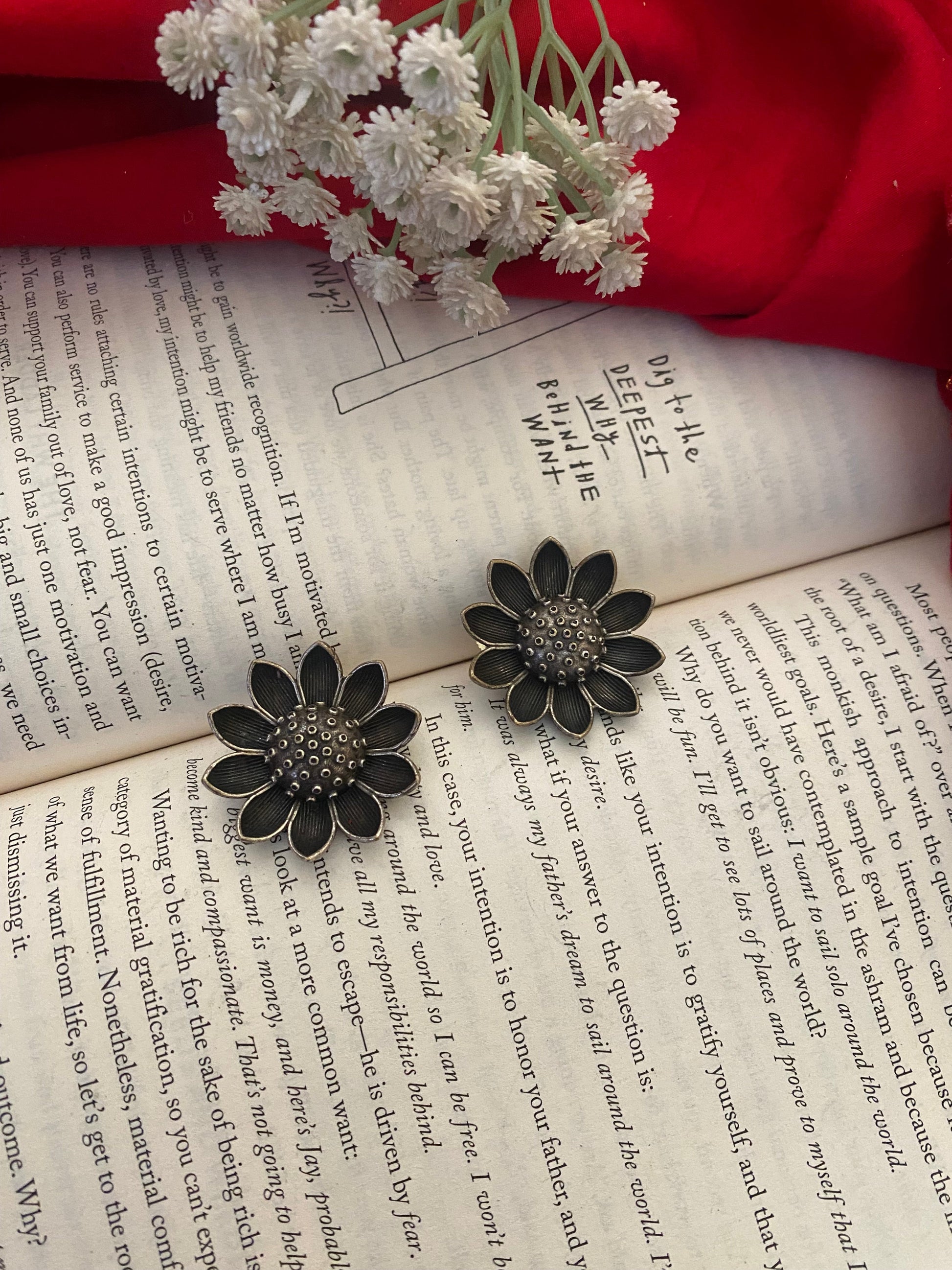 PETALS STUDS Gehnacollections