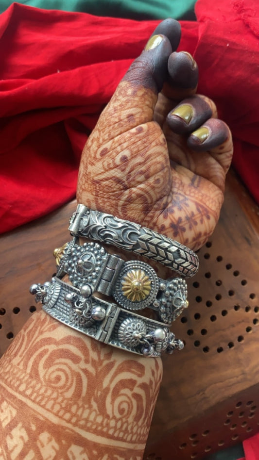 Aradhya Stack(BANGLES) Gehnacollections