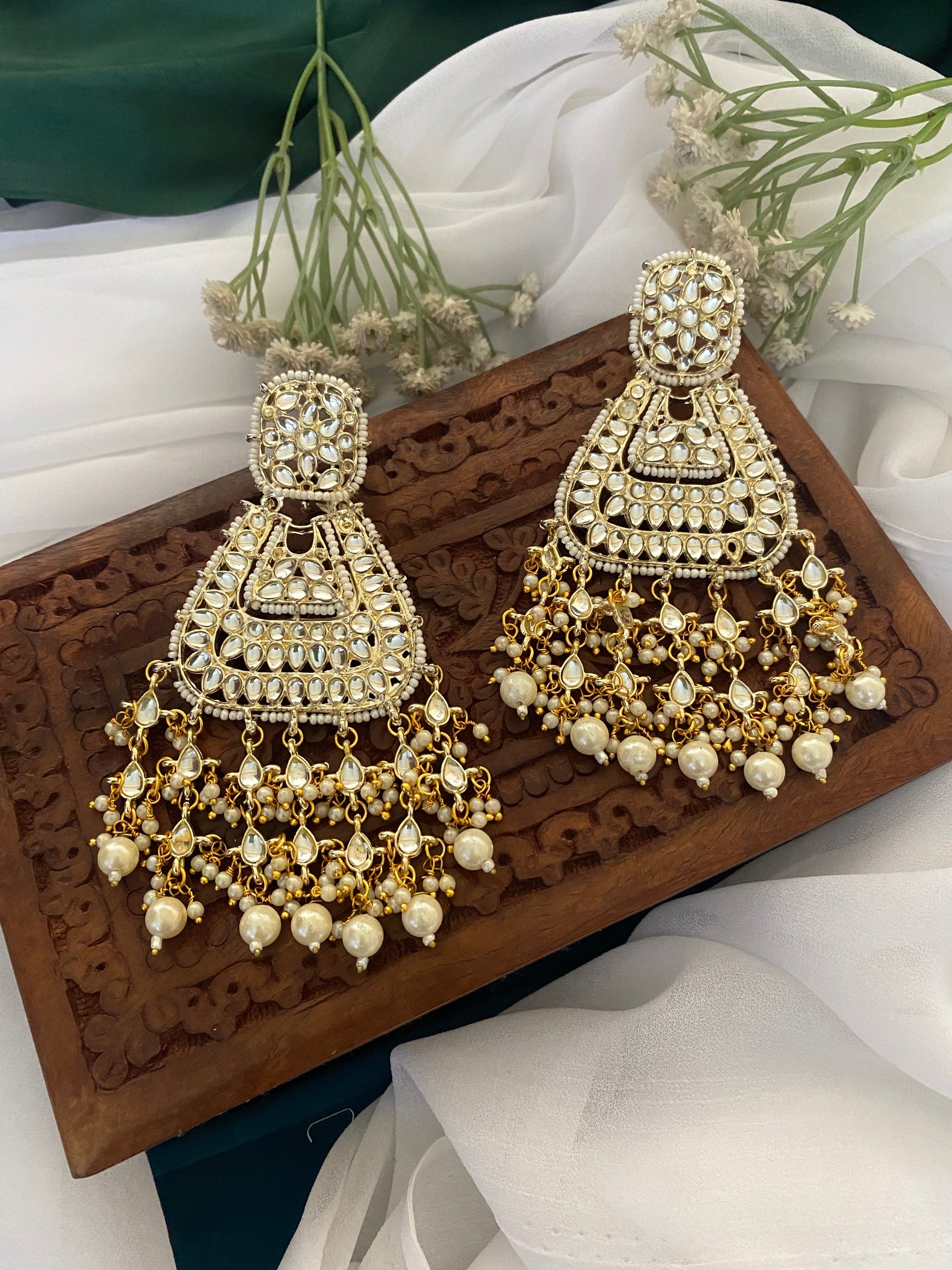 LISA CHANDBALI Gehnacollections