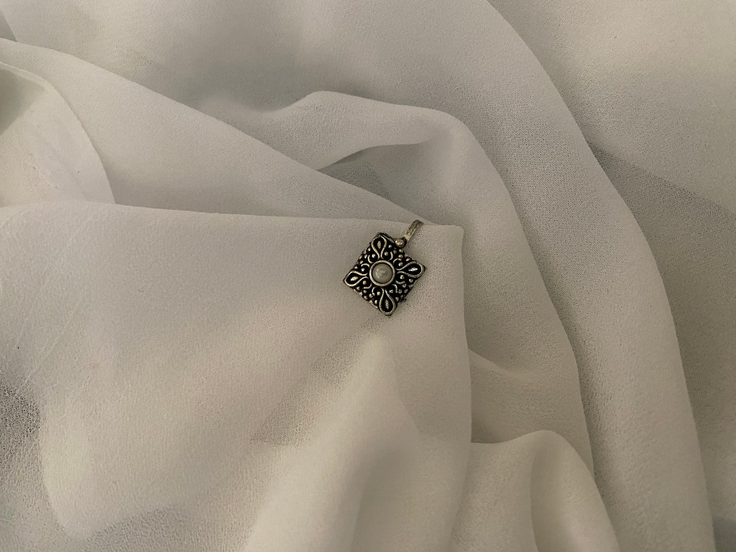 CLIP ON NOSEPIN Gehnacollections