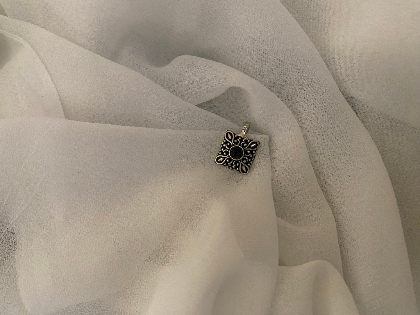 CLIP ON NOSEPIN Gehnacollections