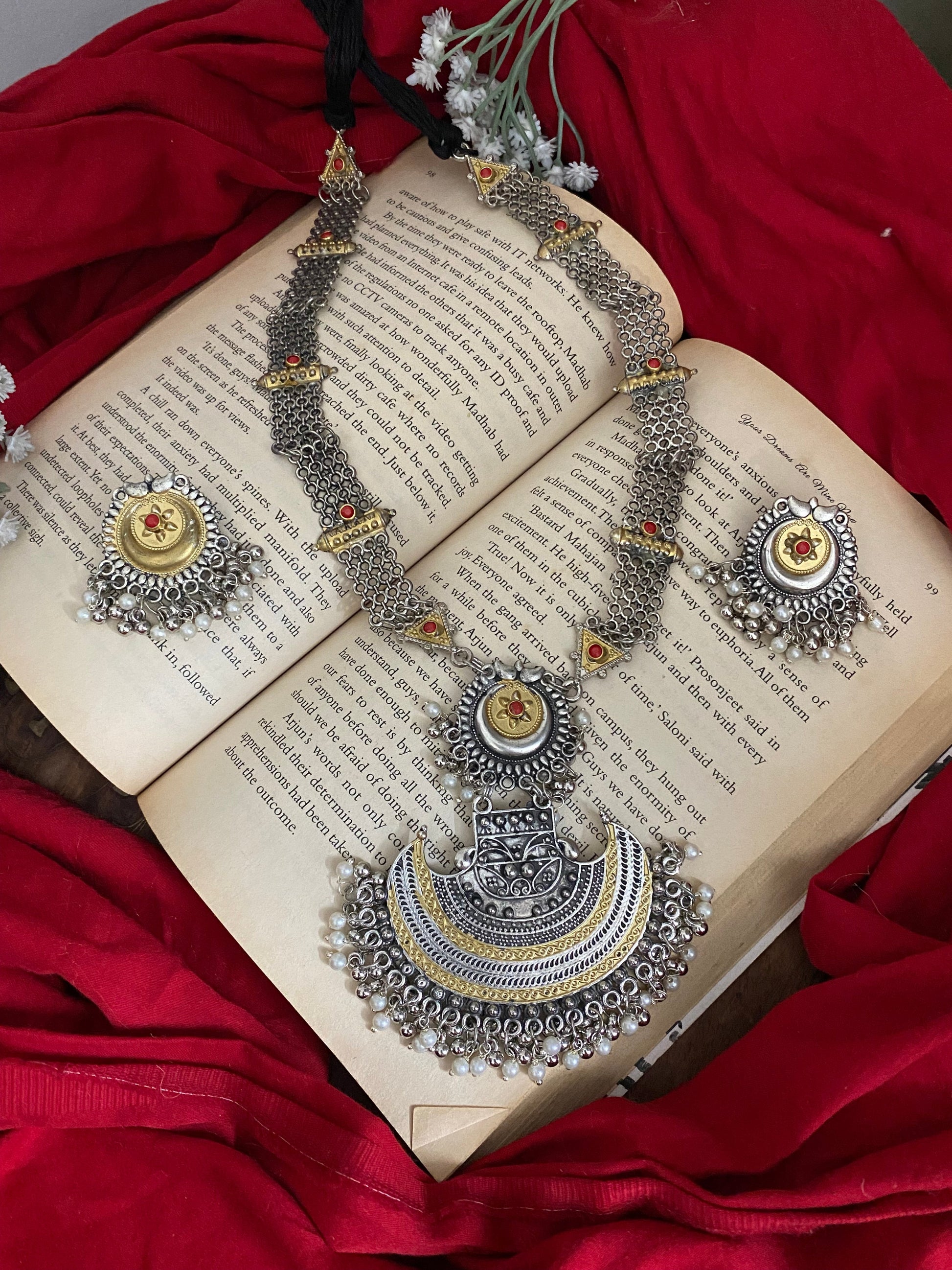 NEELA DUAL TONE NECKLACE SET Gehnacollections