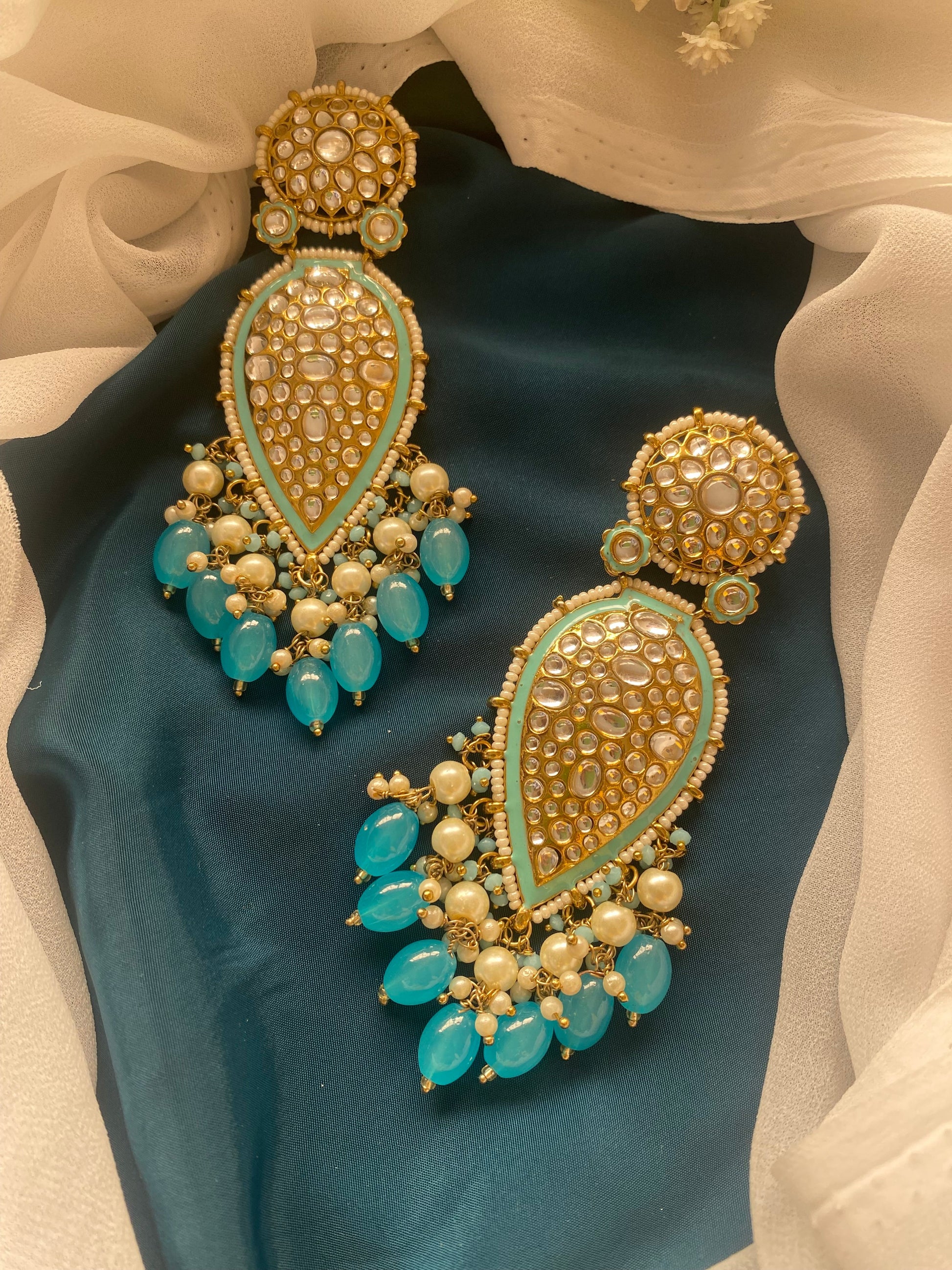 VAMIKA CHANDBALI Gehnacollections