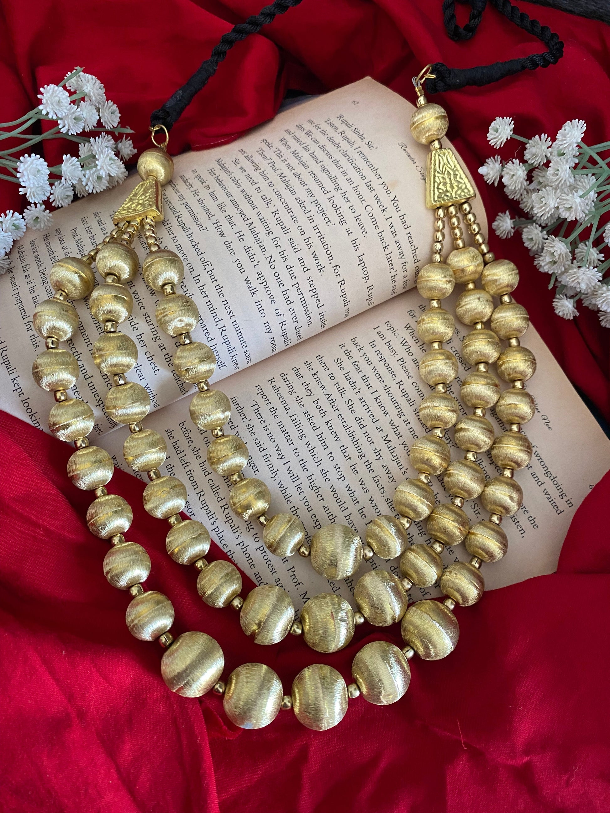 BEADS THREE LAYER NECKLACE Gehnacollections