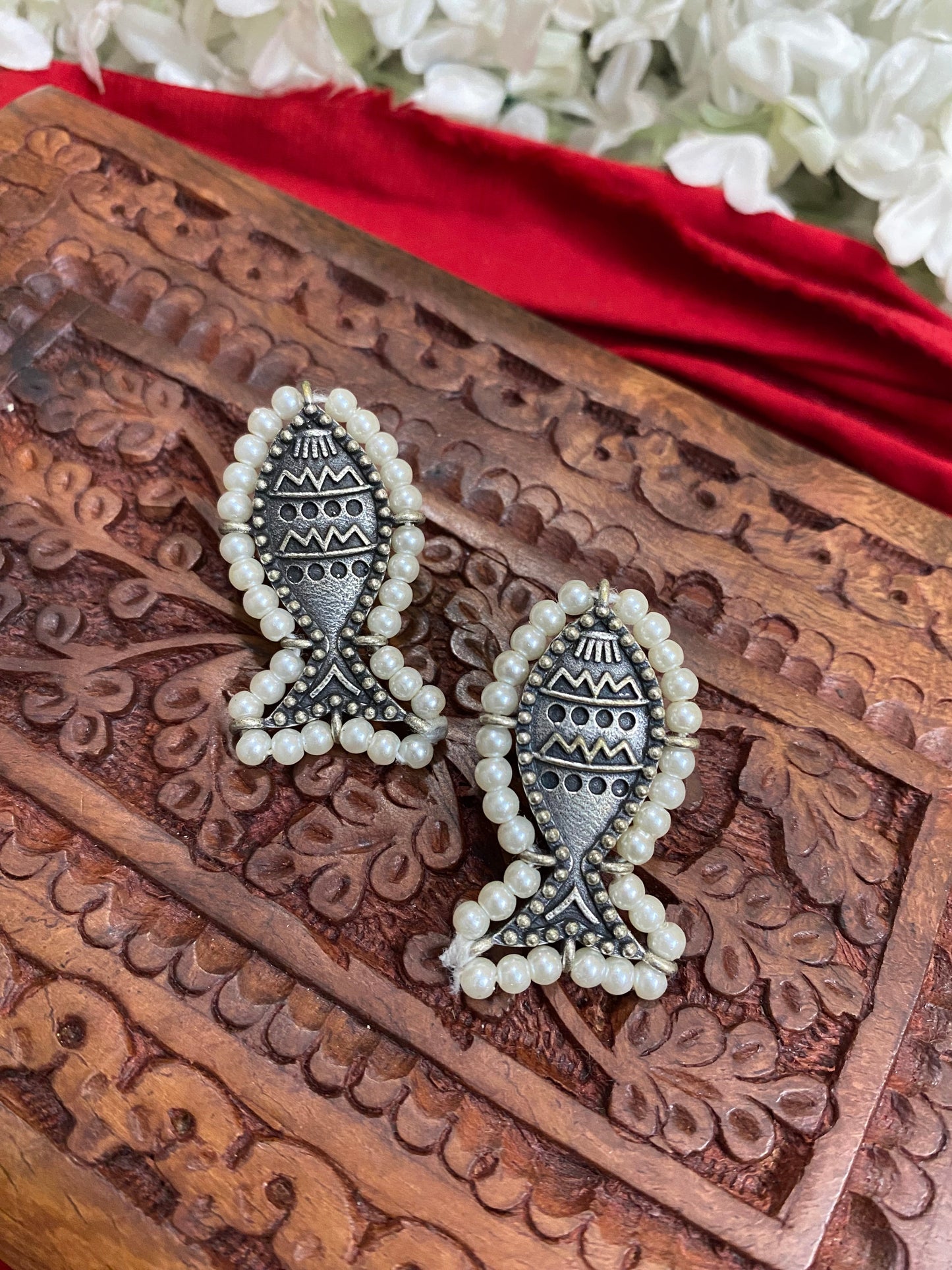 MACHALI PEARL STUDS Gehnacollections