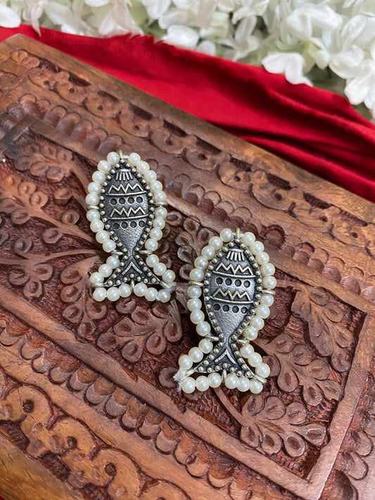 MACHALI PEARL STUDS Gehnacollections