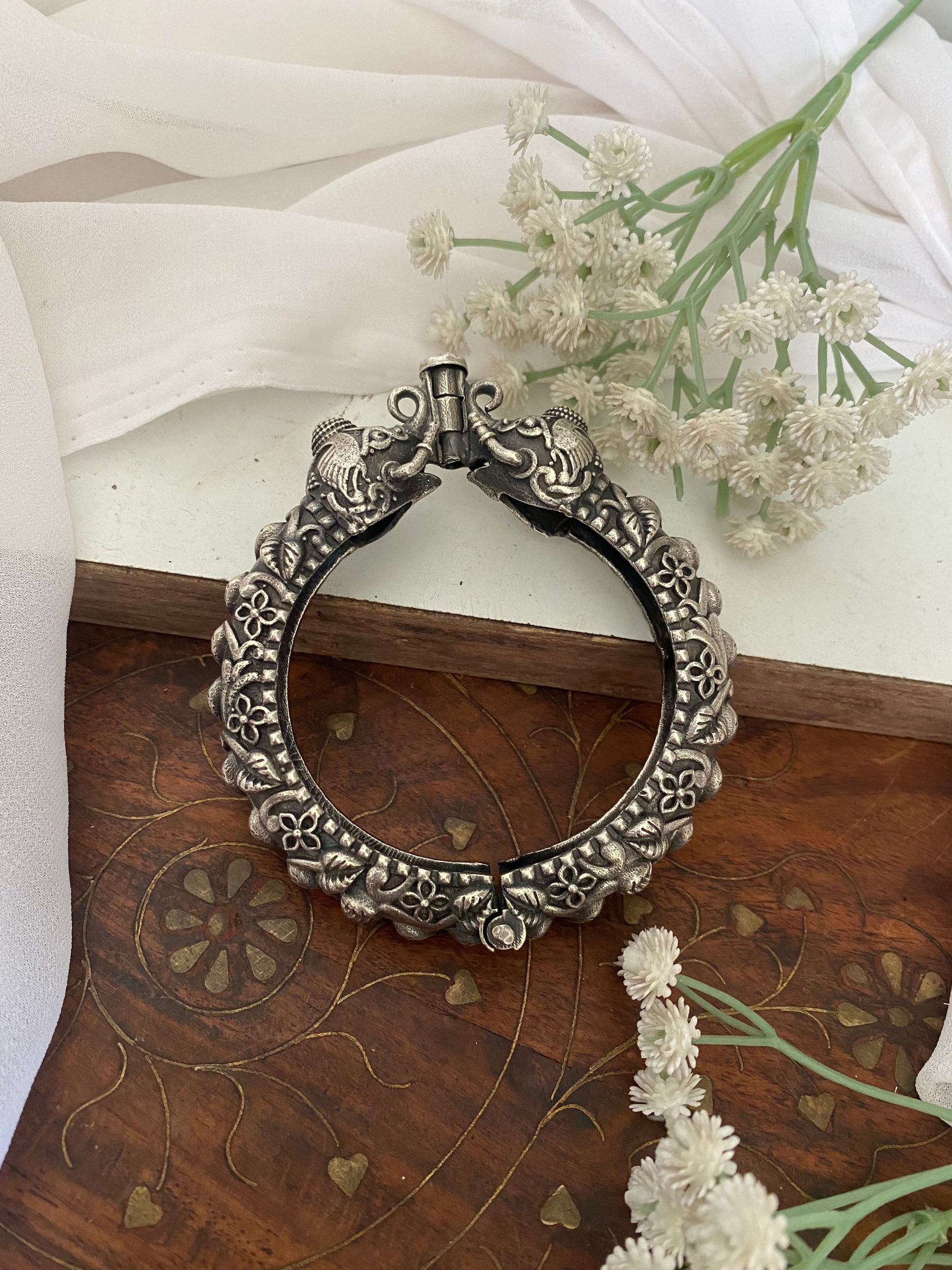 ELEPHANT KADA Gehnacollections