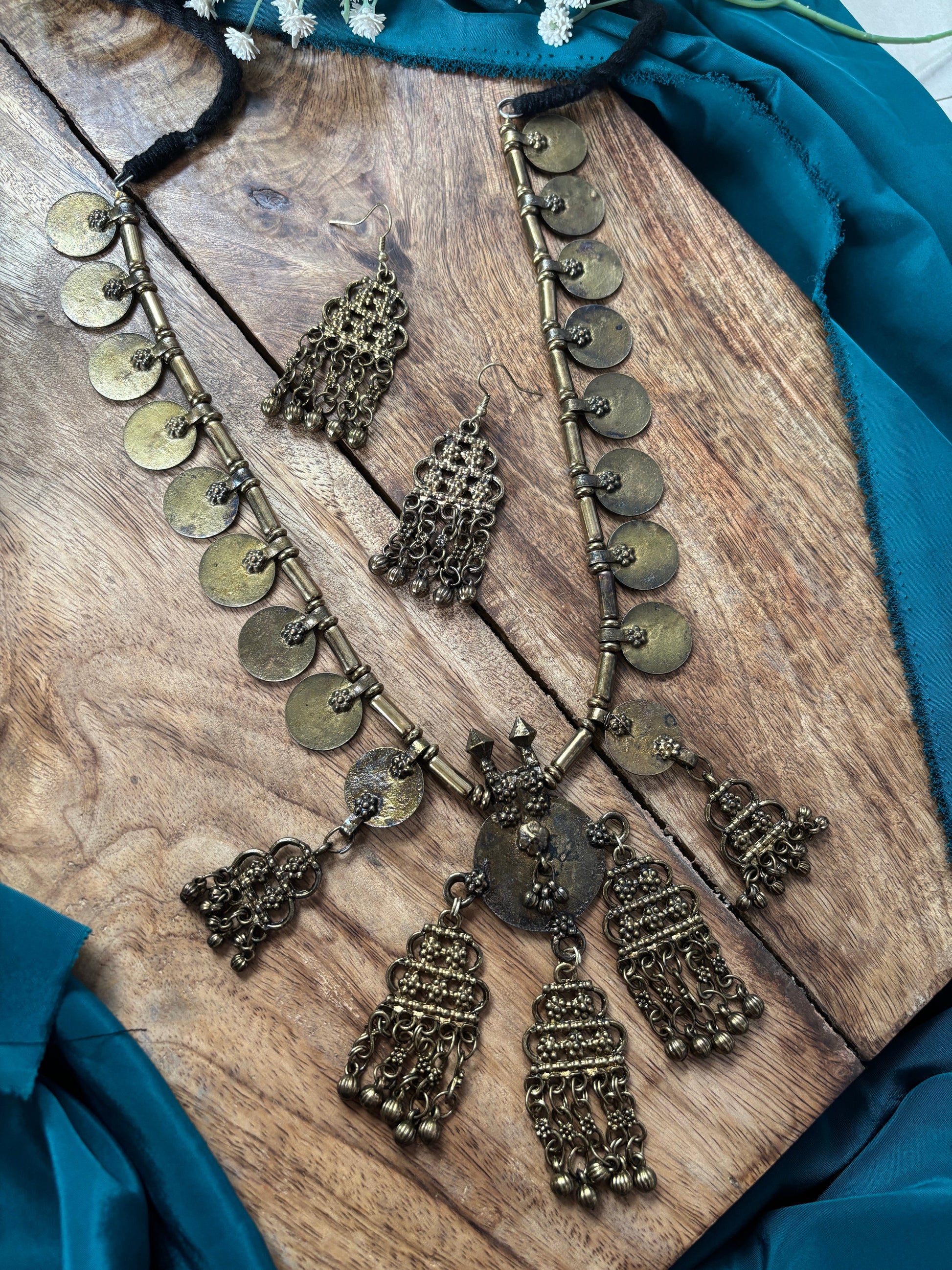 NISHTHA COIN NECKLACE SET Gehnacollections