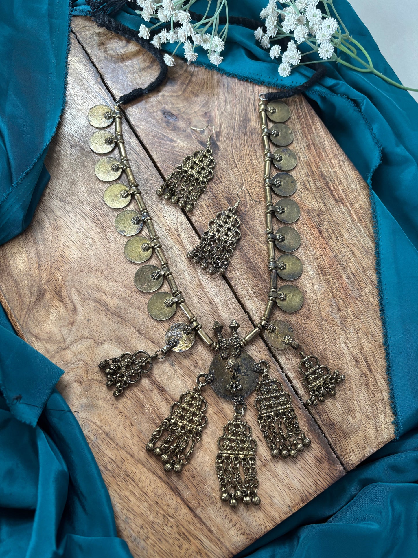 NISHTHA COIN NECKLACE SET Gehnacollections