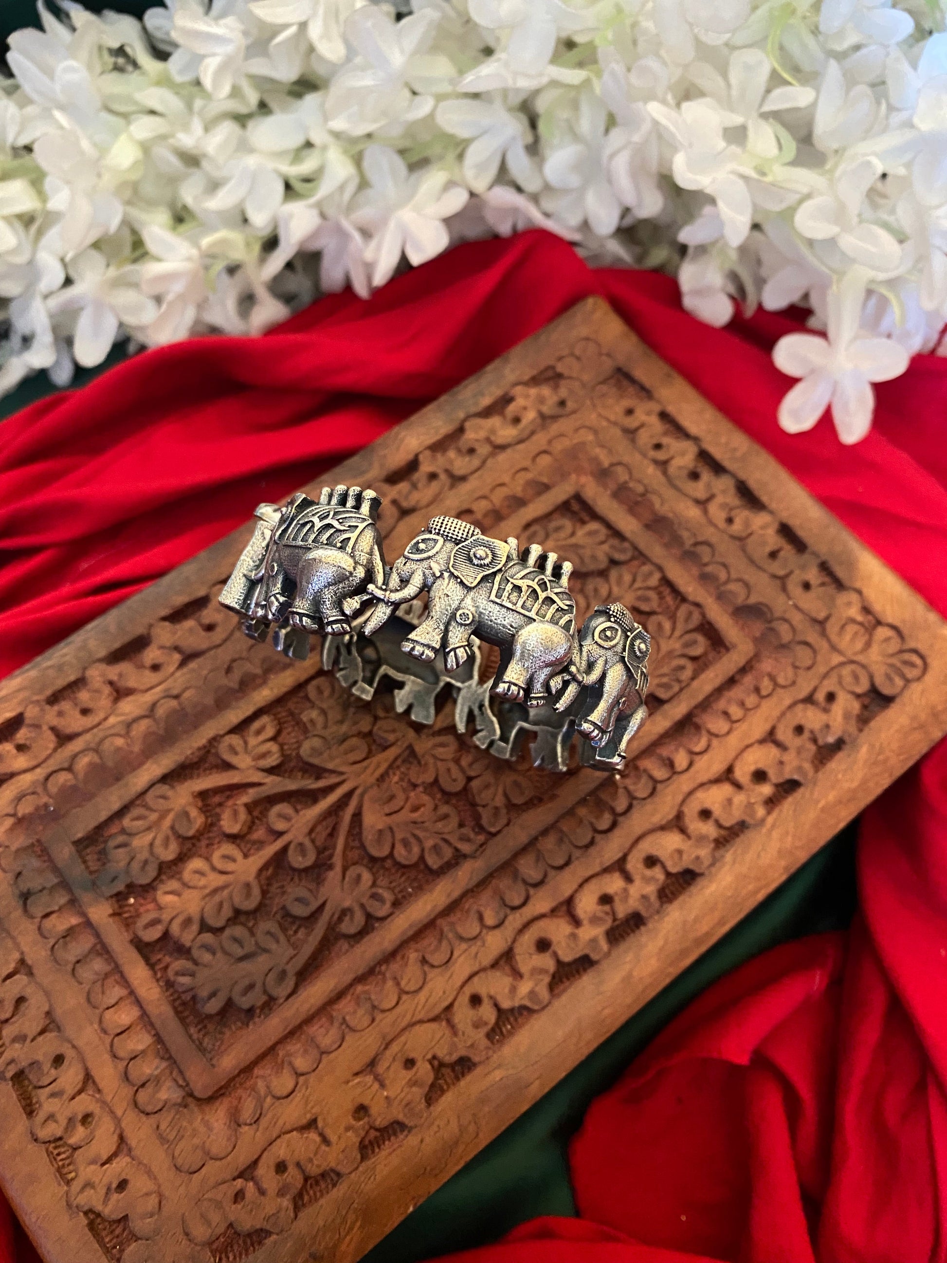 ELEPHANT KADA Gehnacollections