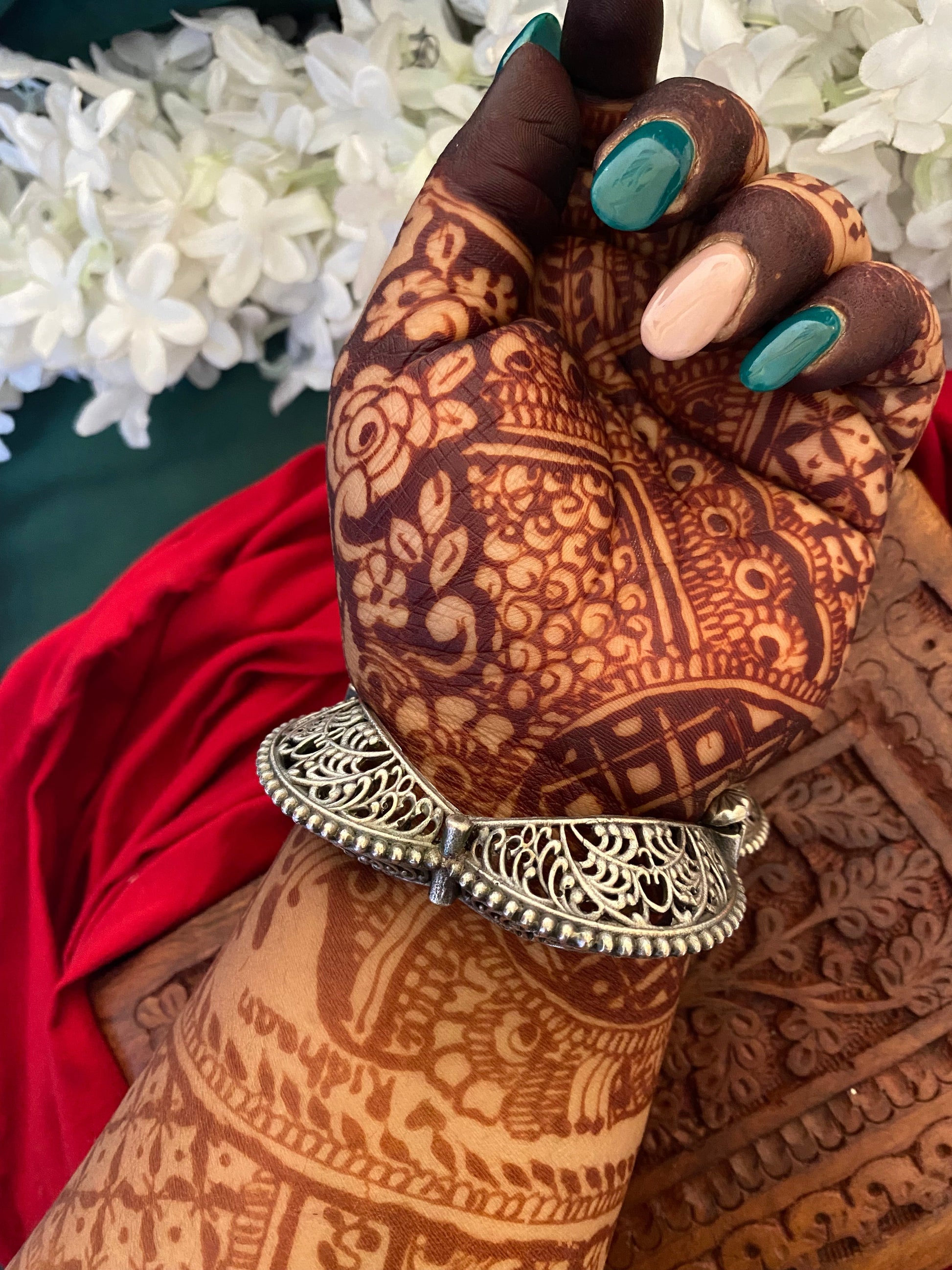 DIVYAM JAAL KADA Gehnacollections