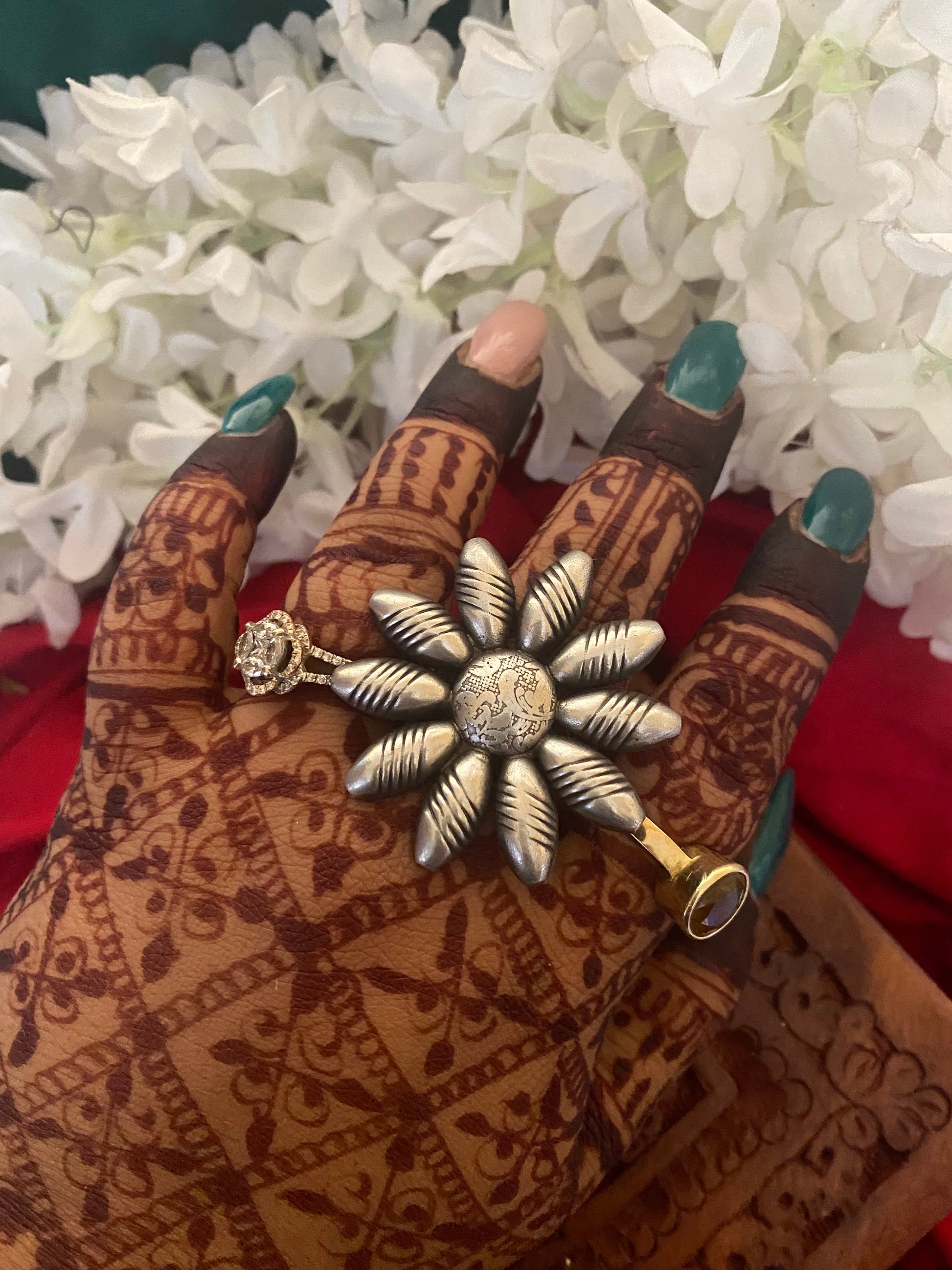 LILY RING Gehnacollections