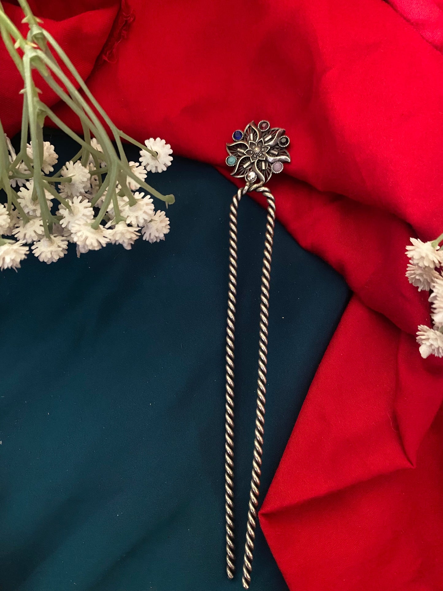 STONE FLORAL BUN CLIP Gehnacollections