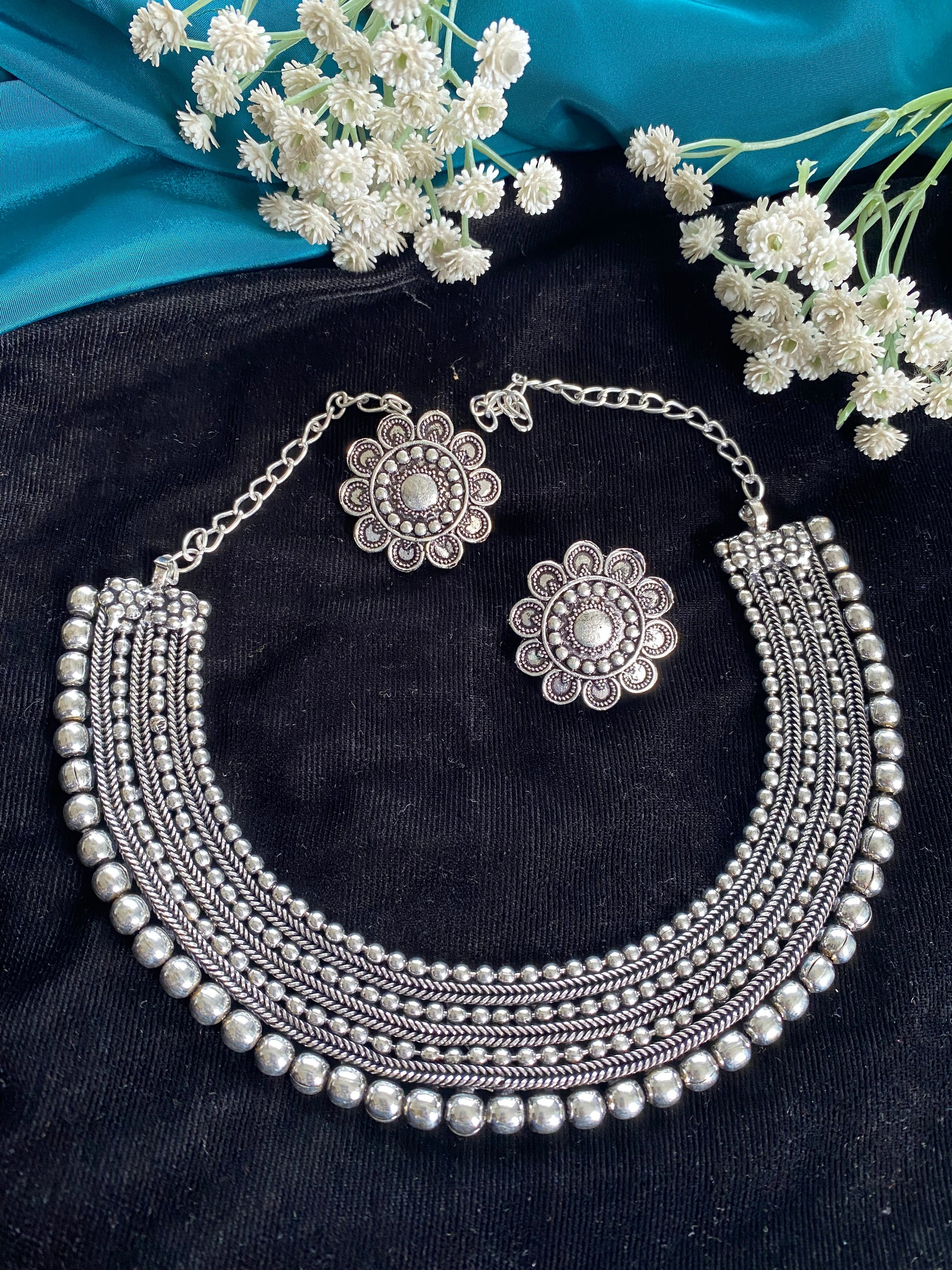 ROMILIA CHOKER SET Gehnacollections