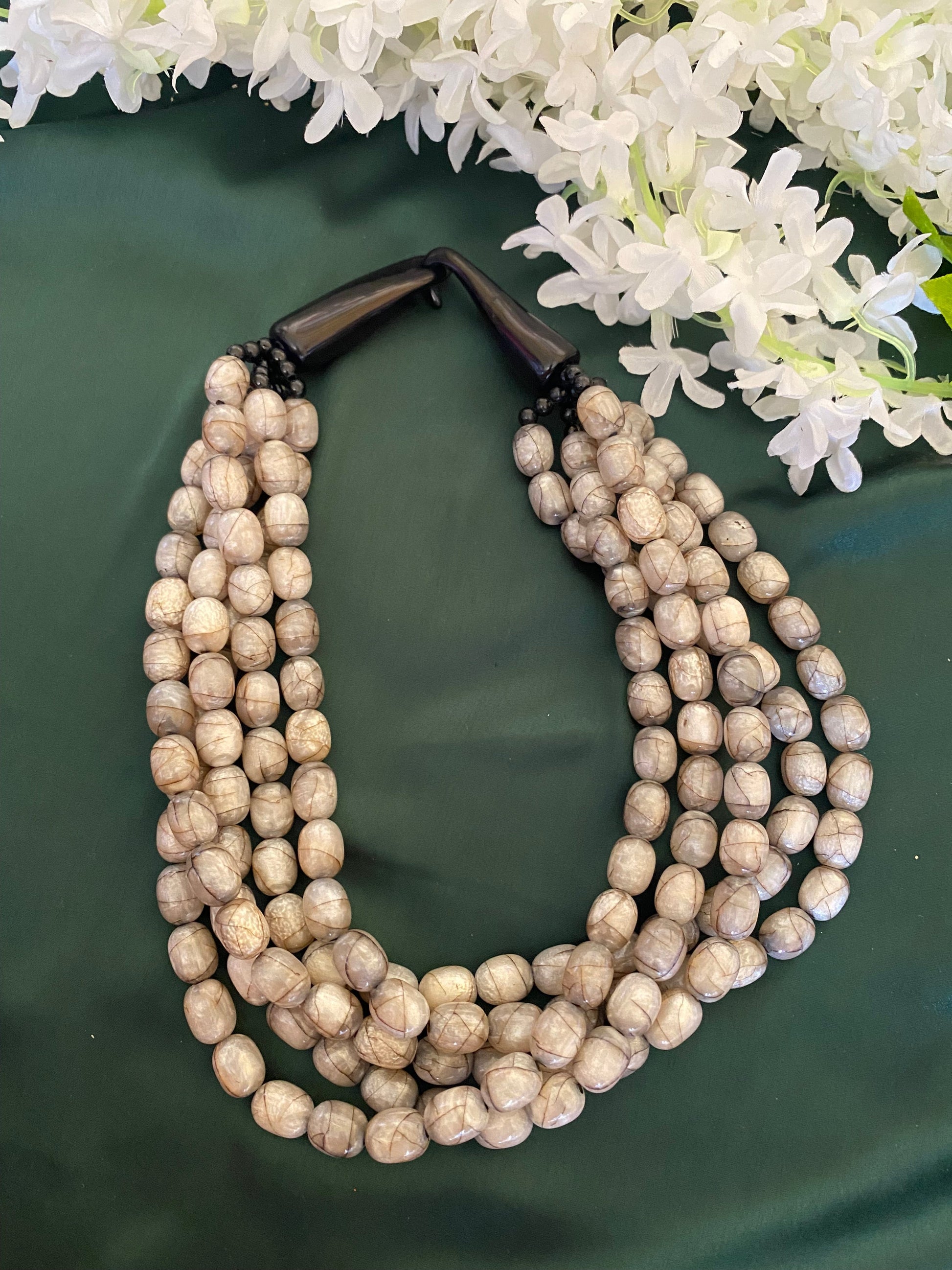 BEADS NECKLACE Gehnacollections