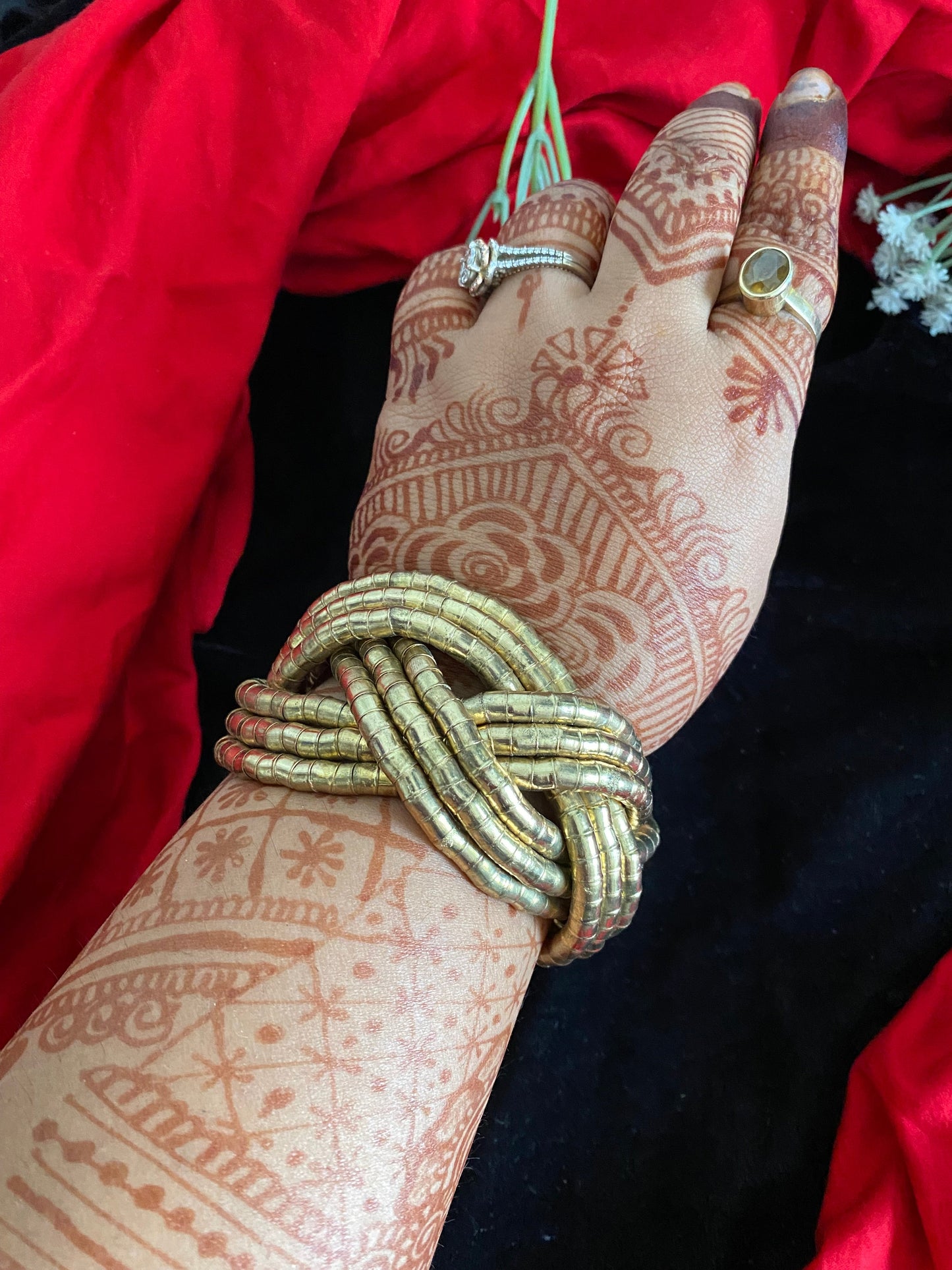 AVISHKA GOLDEN KADA Gehnacollections