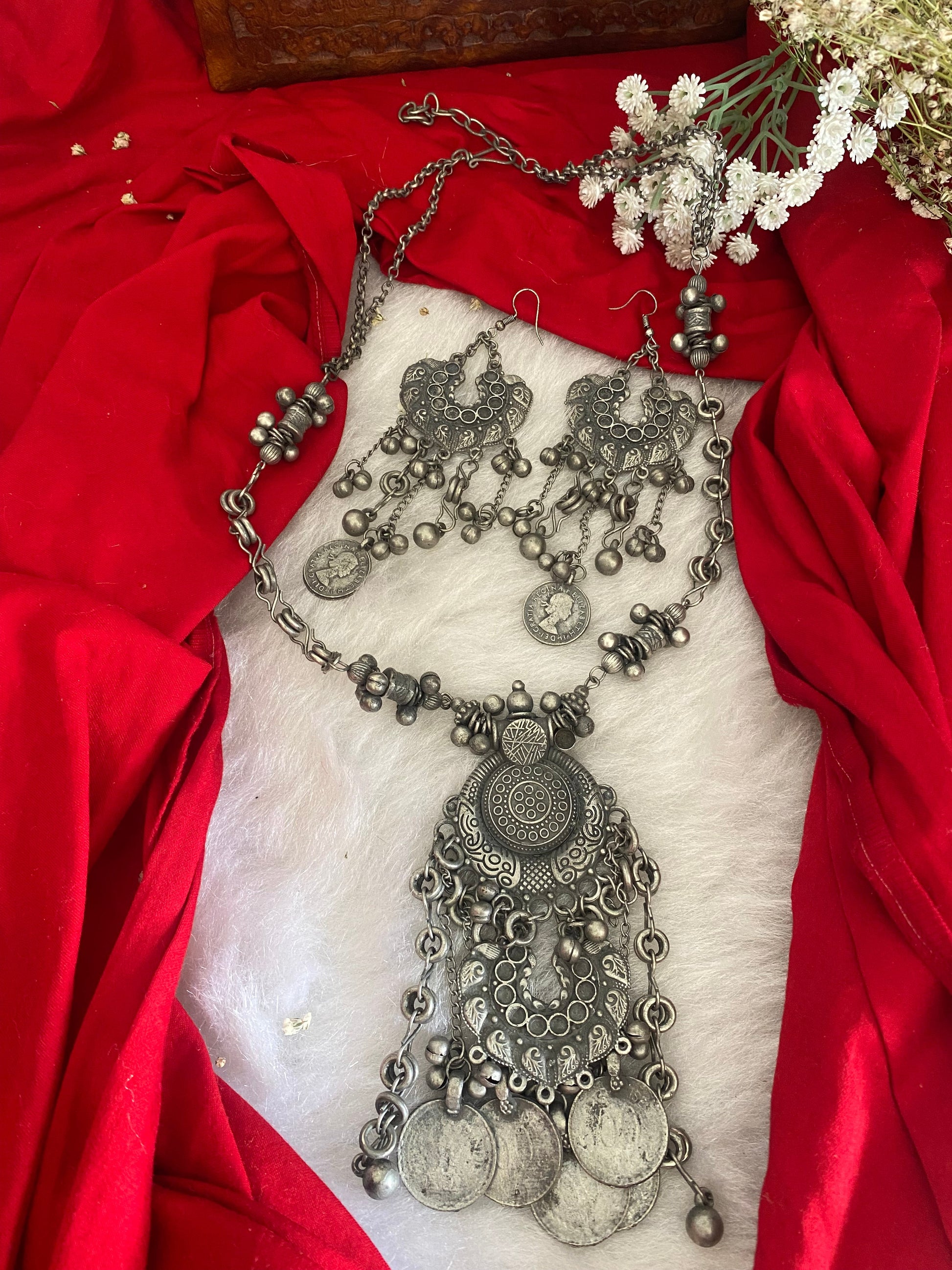 ABHIGAIL LONG NECKLACE SET Gehnacollections