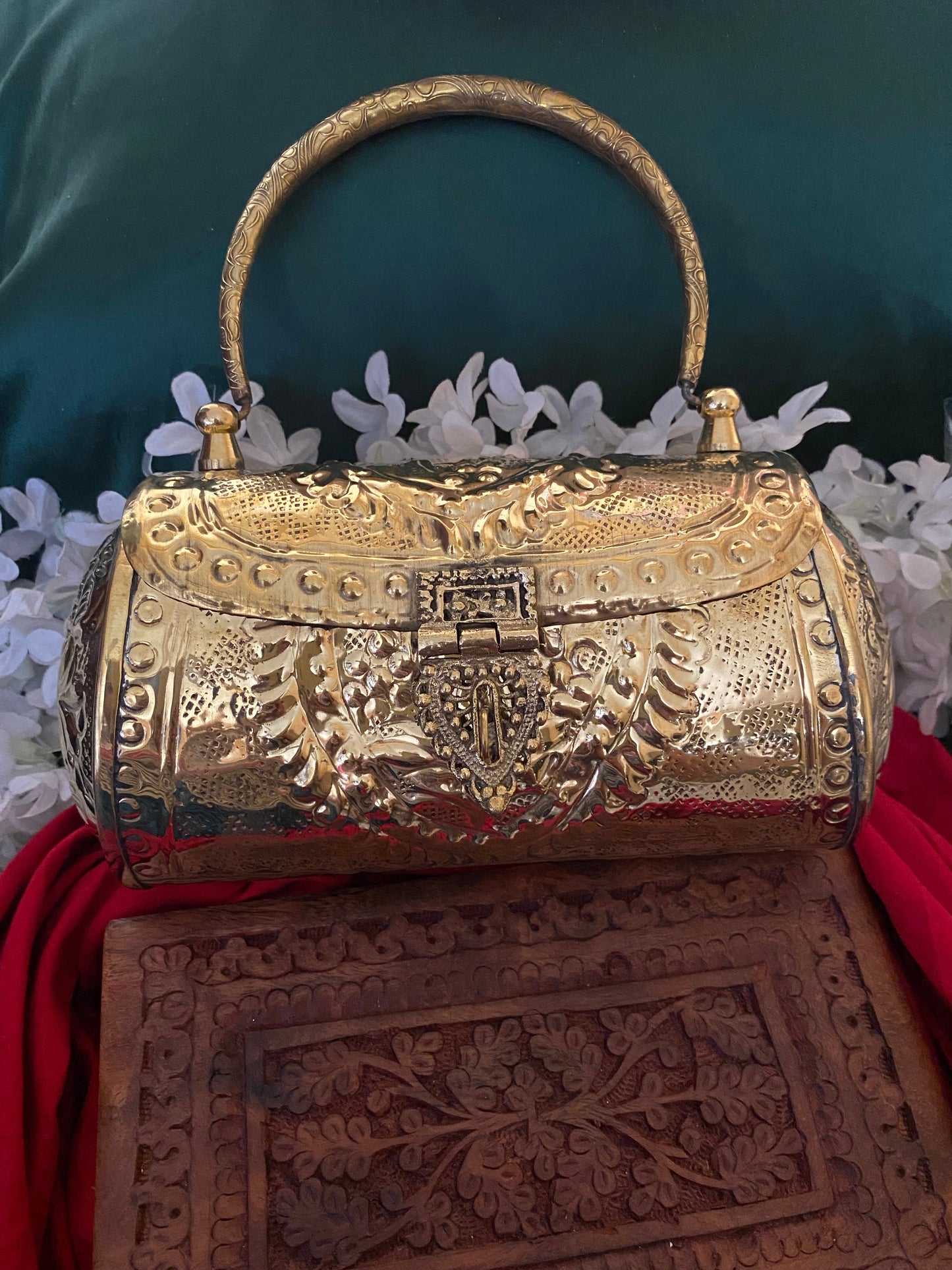 GOLDEN BATUA Gehnacollections