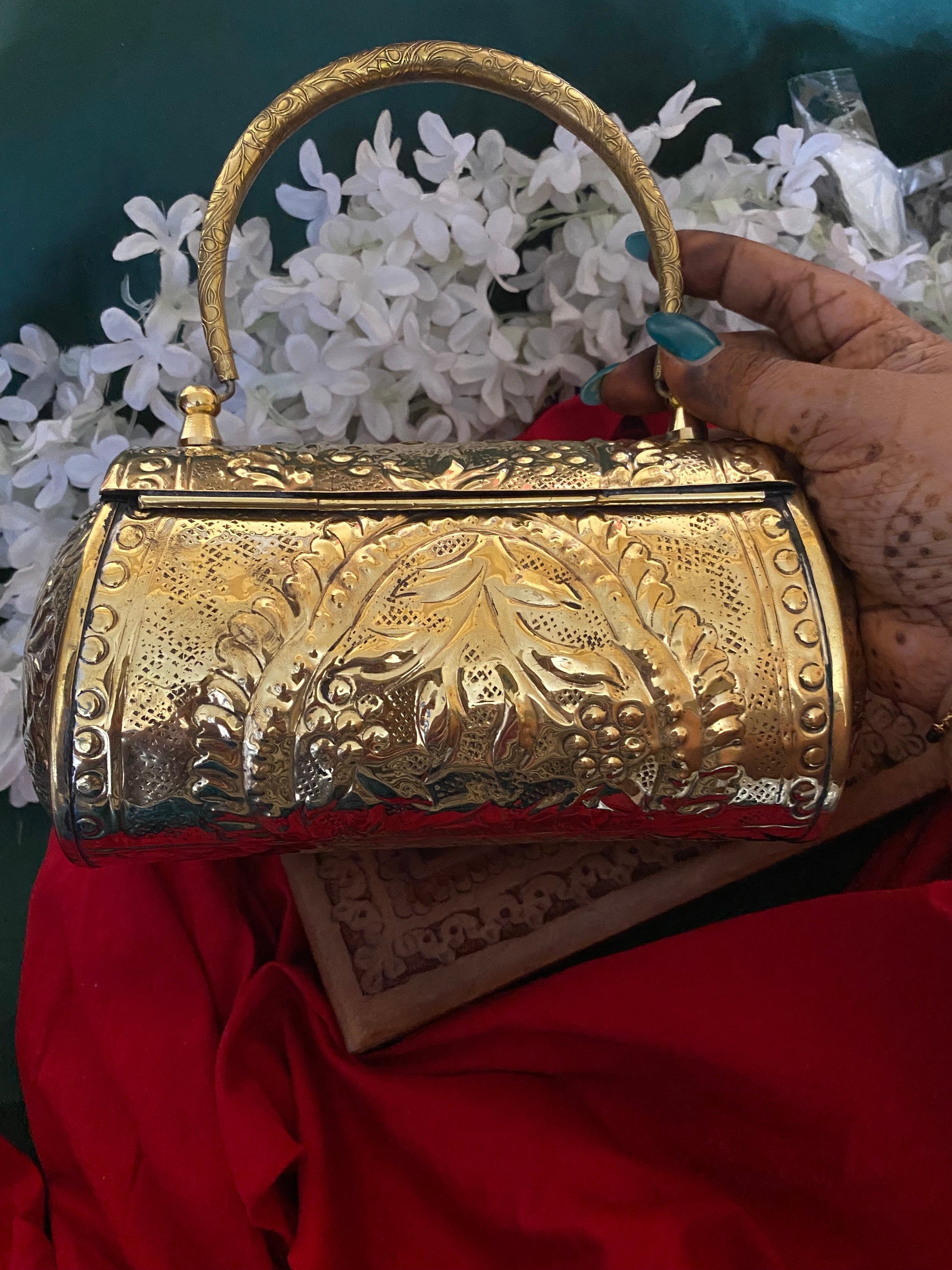 GOLDEN BATUA Gehnacollections