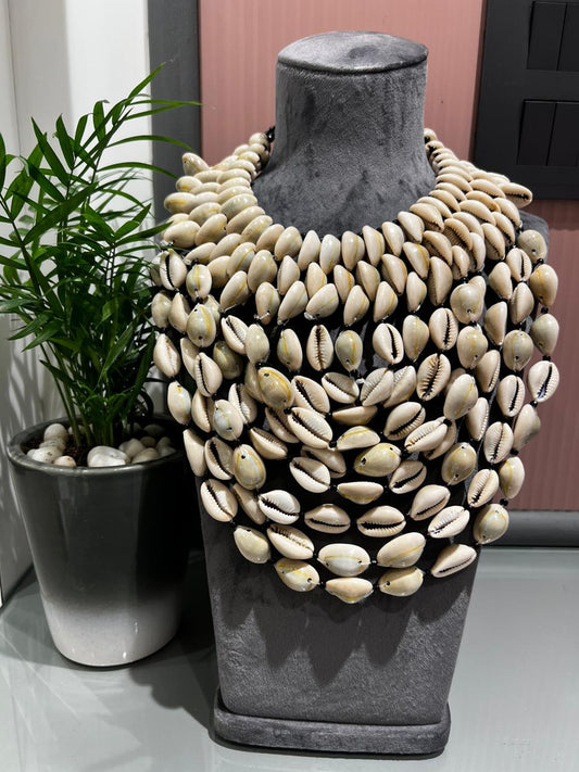 TANISHQ COWRIE NECKLACE Gehnacollections