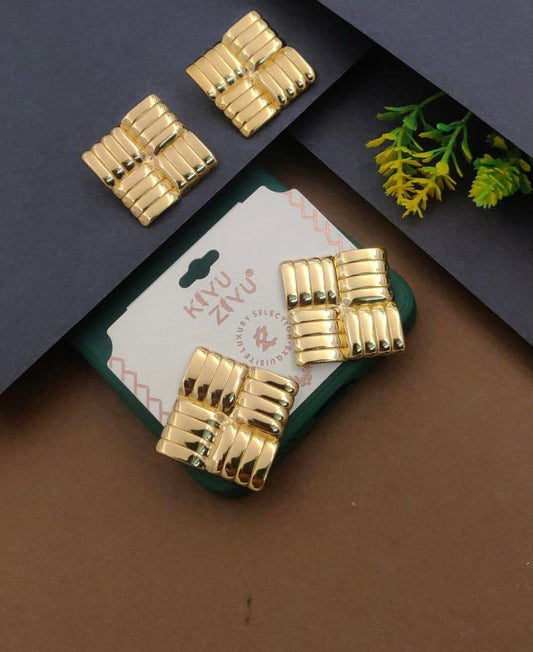 Square studs Gehnacollections