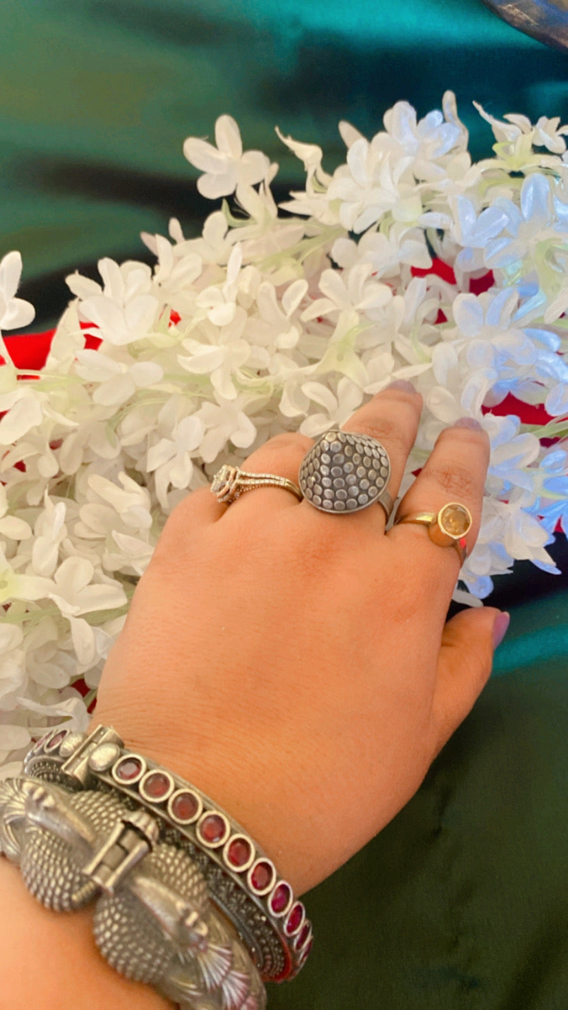 TOMB RING Gehnacollections