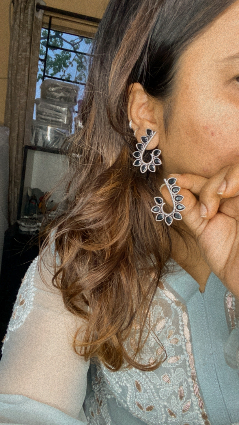 CURVE STUDS Gehnacollections