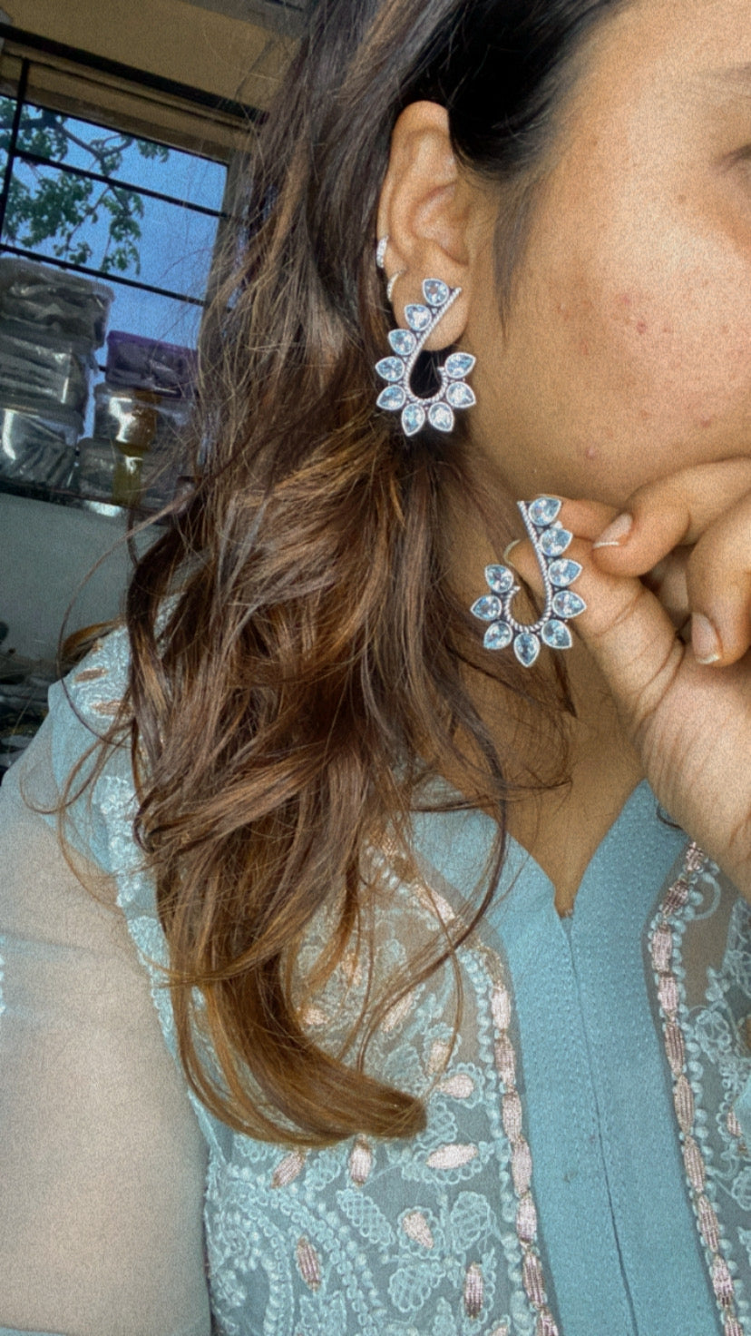 CURVE STUDS Gehnacollections